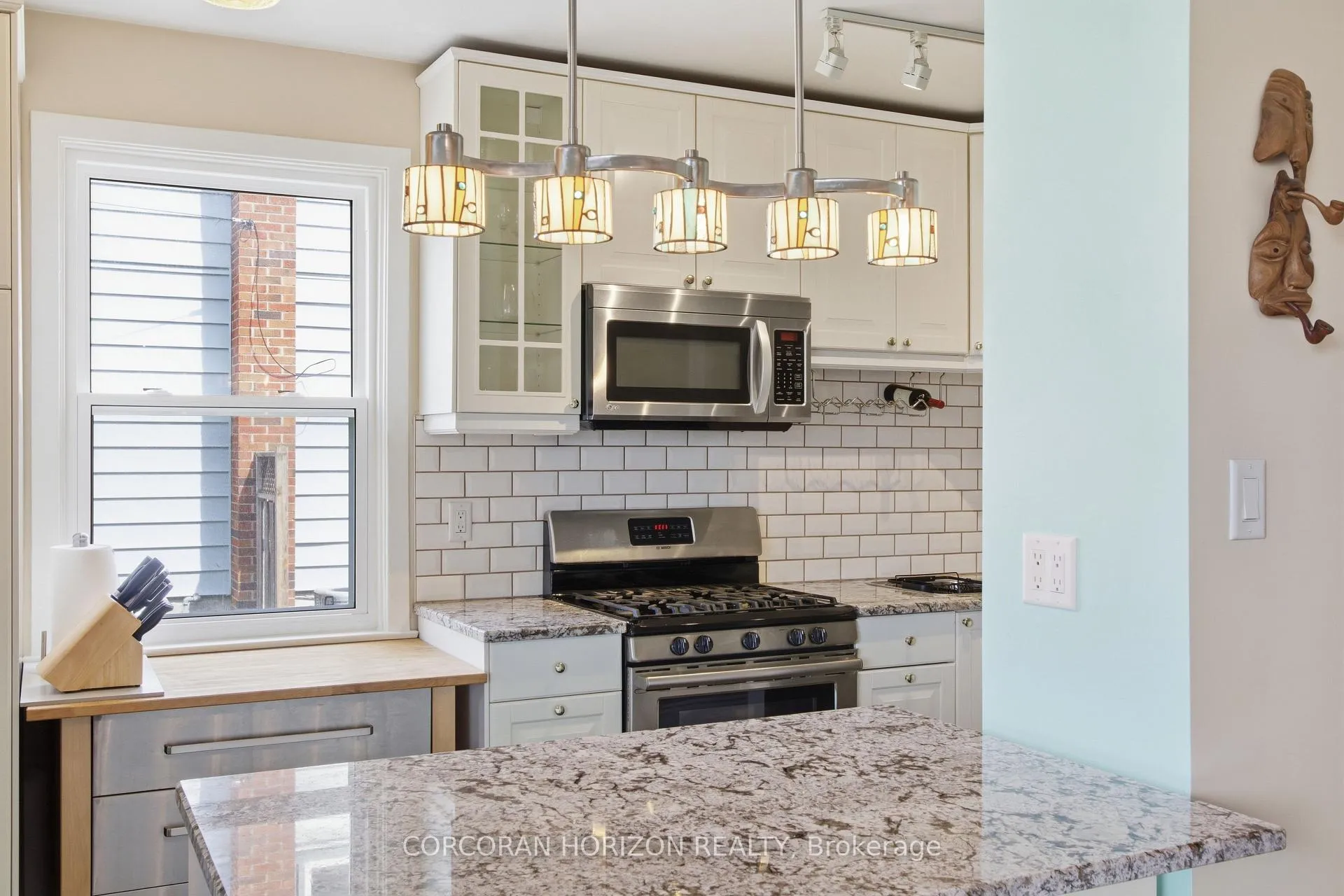 Photo 10 of 14 Lorne Crescent, Kitchener — HOMEH