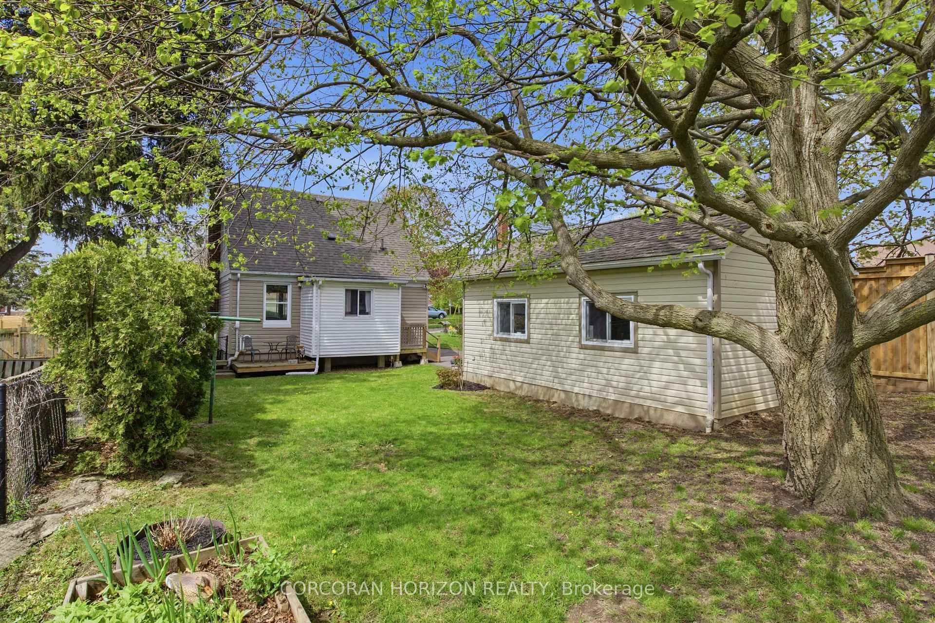 Photo 34 of 14 Lorne Crescent, Kitchener — HOMEH