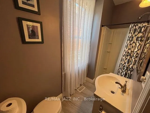 Photo 13 of 177 Athol Street E, Oshawa, Central — HOMEH