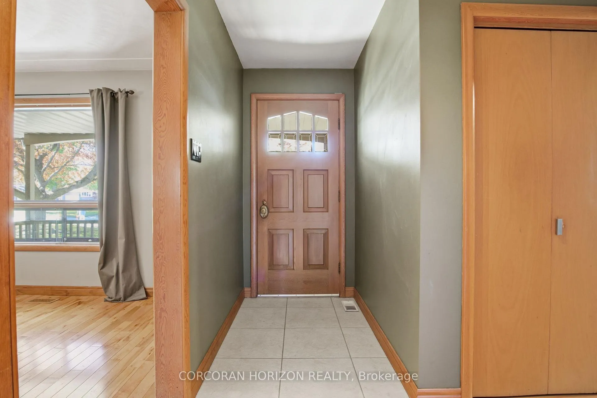 Photo 5 of 34 Yule Place, Kitchener, Stanley Park — HOMEH