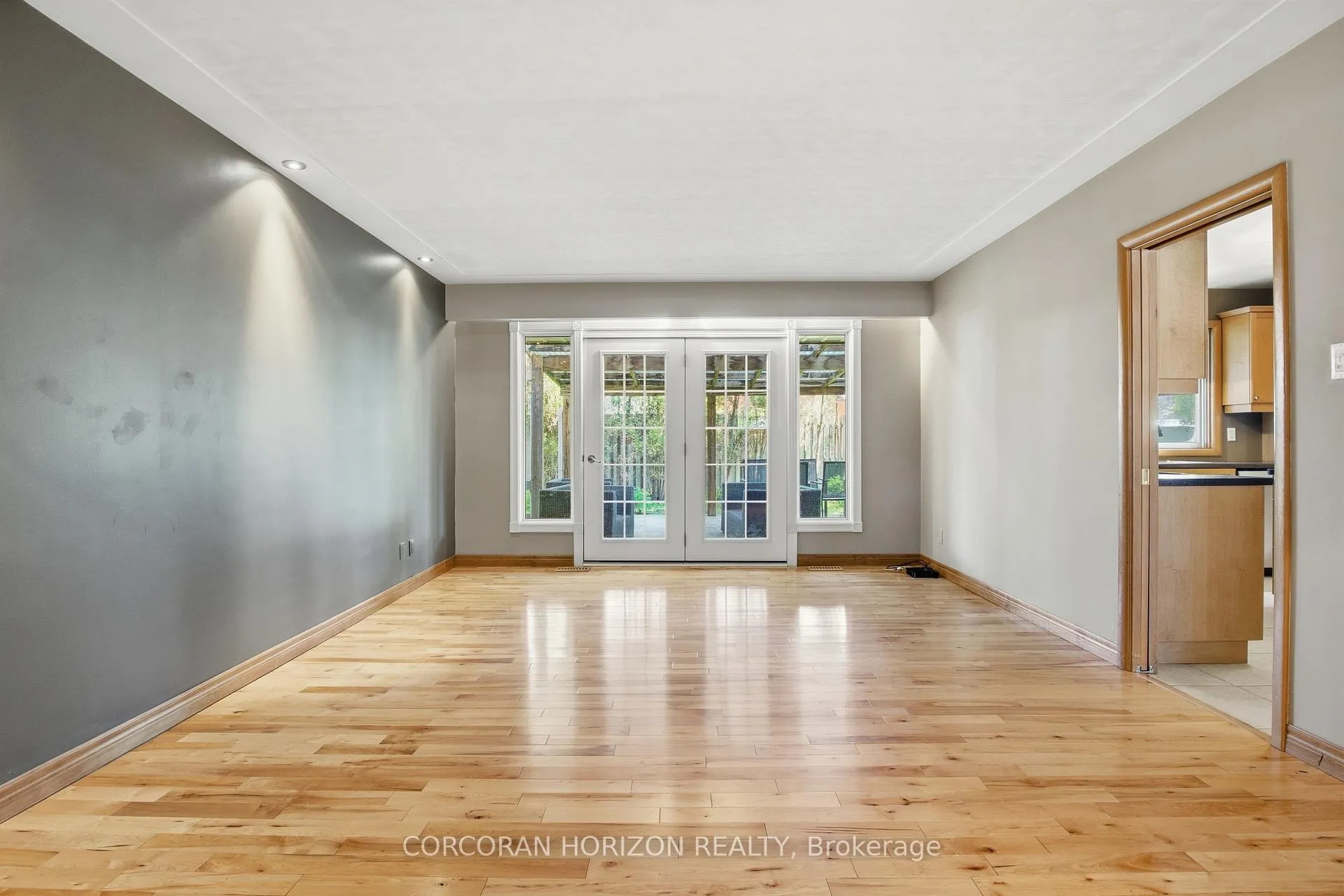 Photo 7 of 34 Yule Place, Kitchener, Stanley Park — HOMEH