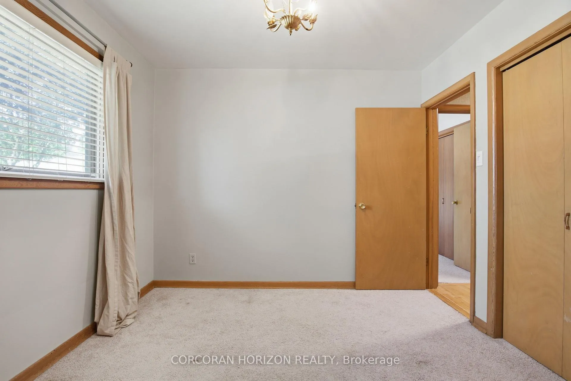 Photo 10 of 34 Yule Place, Kitchener, Stanley Park — HOMEH