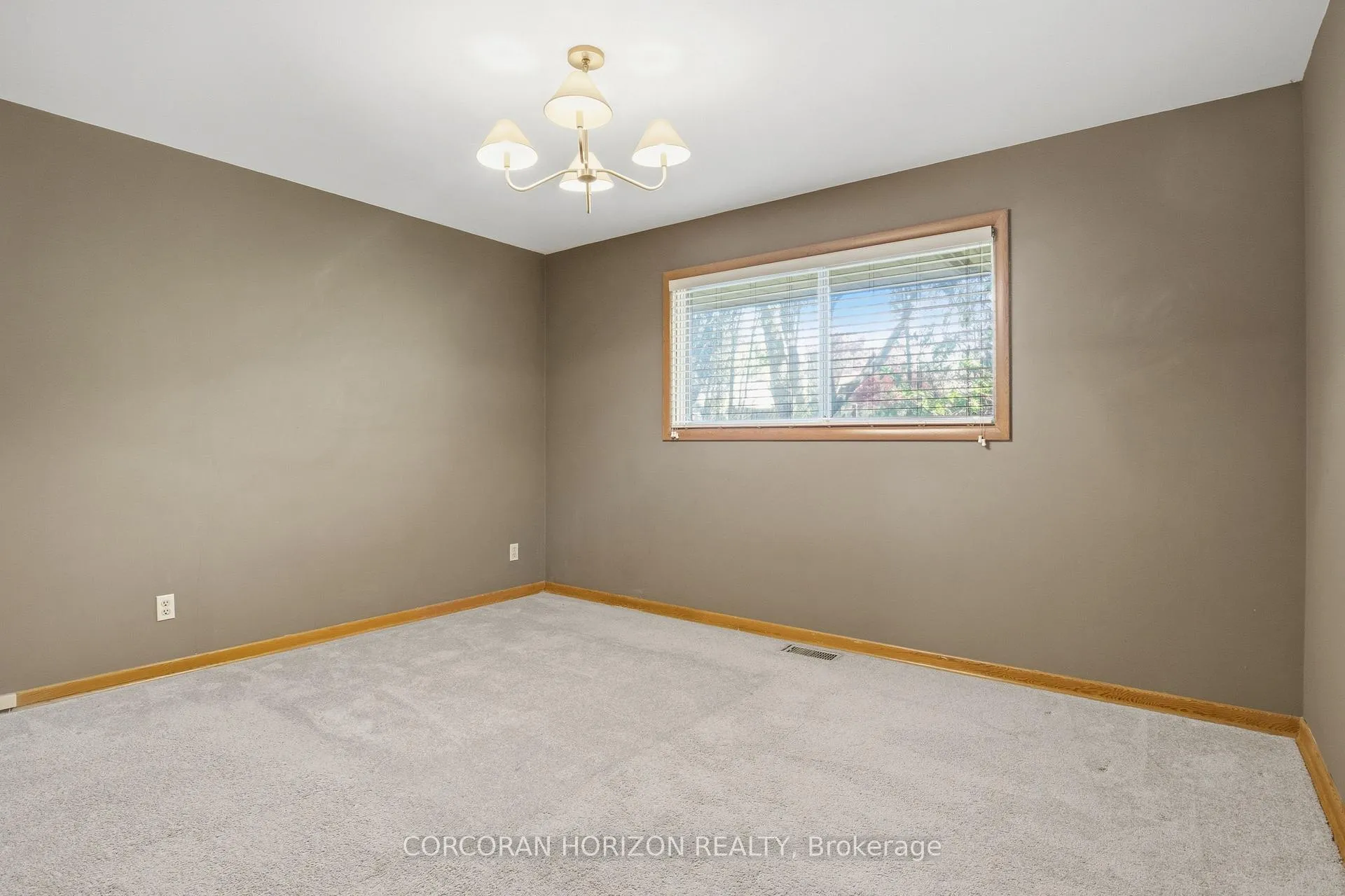 Photo 14 of 34 Yule Place, Kitchener, Stanley Park — HOMEH