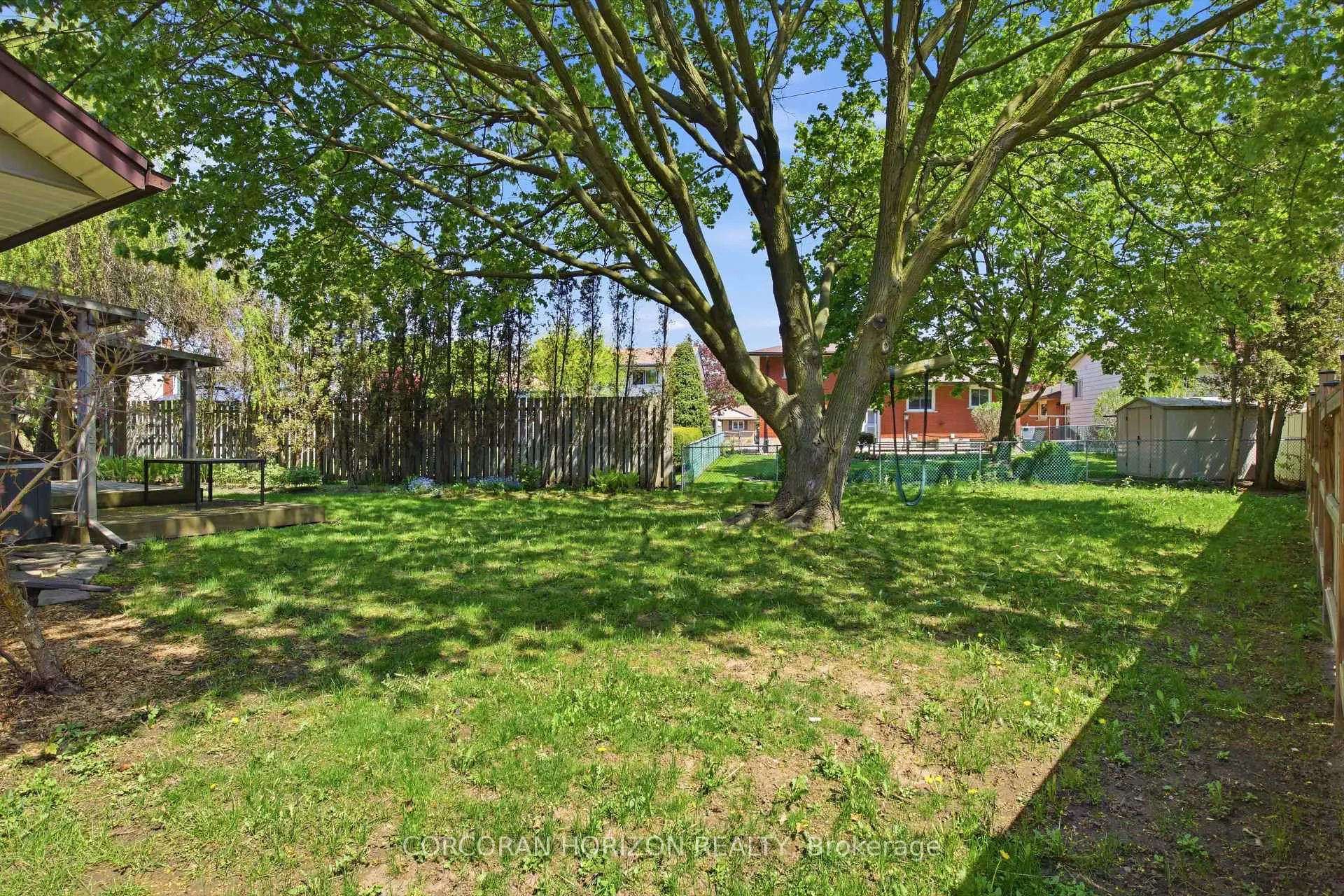 Photo 38 of 34 Yule Place, Kitchener, Stanley Park — HOMEH