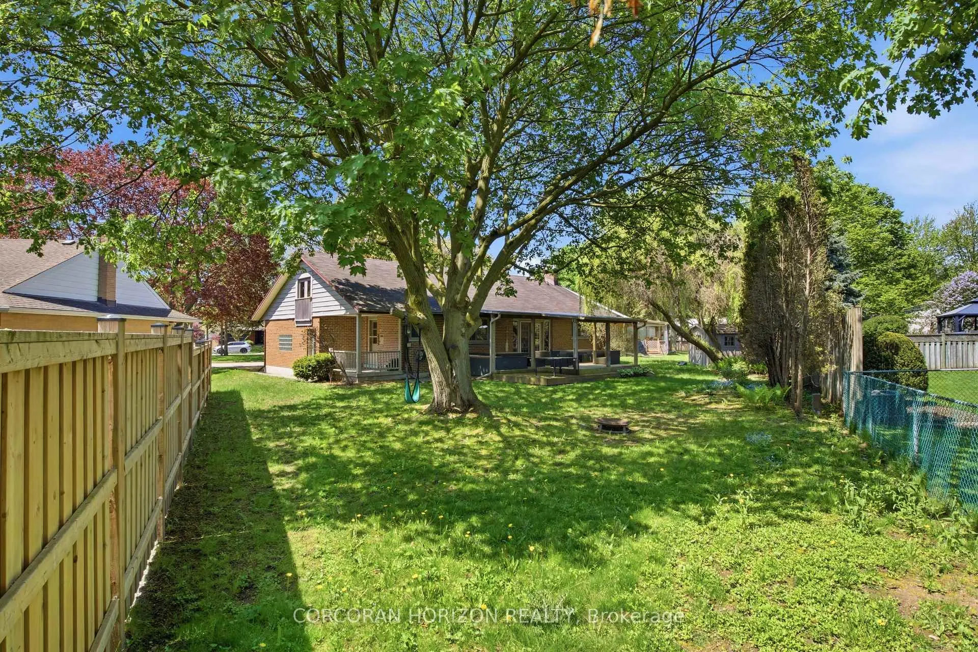 Photo 41 of 34 Yule Place, Kitchener, Stanley Park — HOMEH