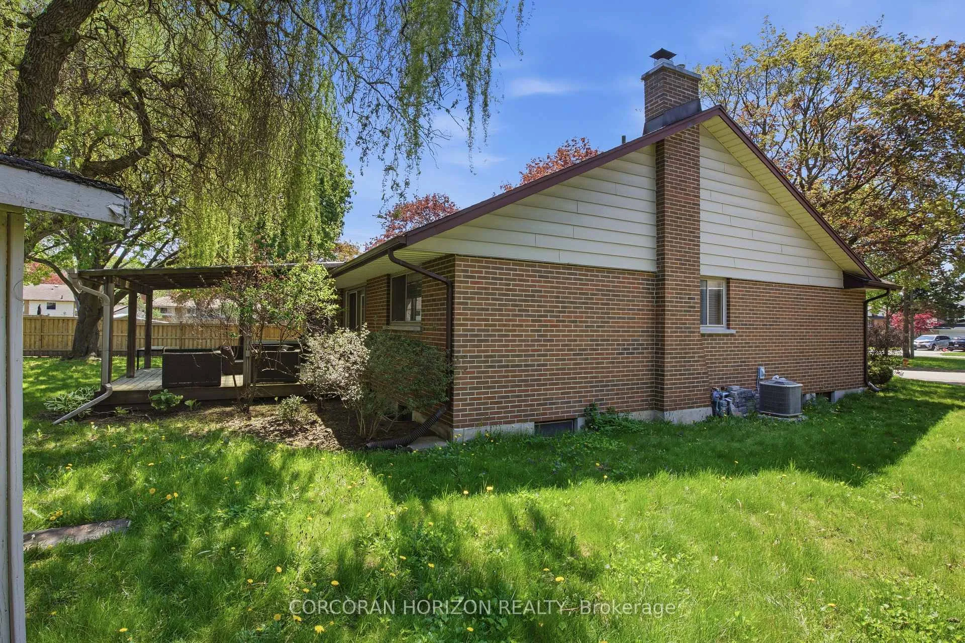 Photo 43 of 34 Yule Place, Kitchener, Stanley Park — HOMEH
