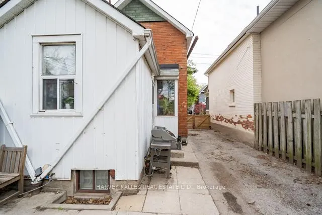 Photo 19 of 56 Amroth Avenue, Toronto, East End-Danforth — HOMEH