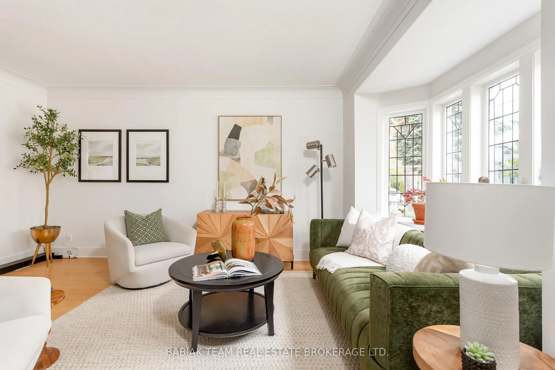 Photo 4 of 16 Coe Hill Drive, Toronto, High Park-Swansea — HOMEH