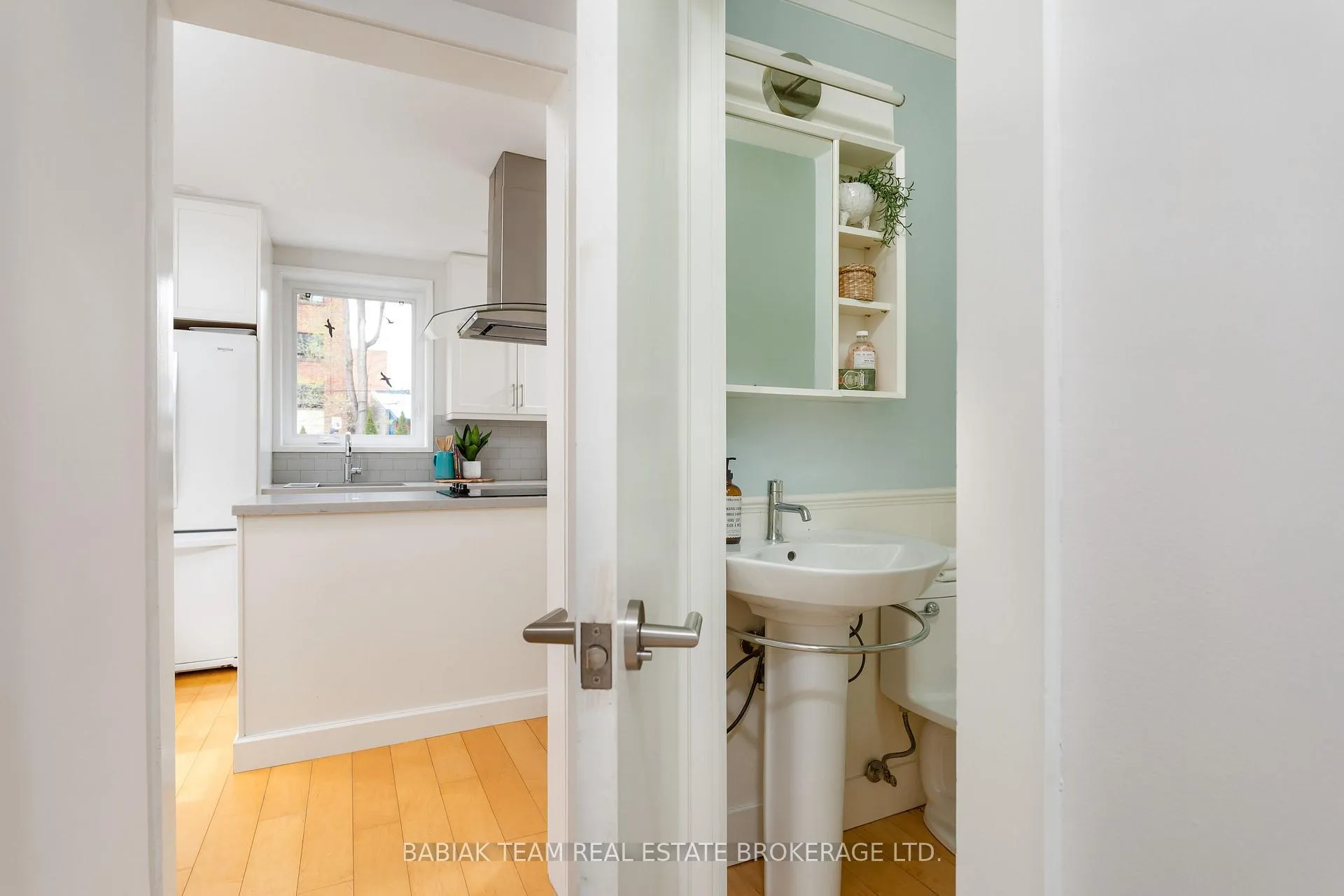 Photo 13 of 16 Coe Hill Drive, Toronto, High Park-Swansea — HOMEH