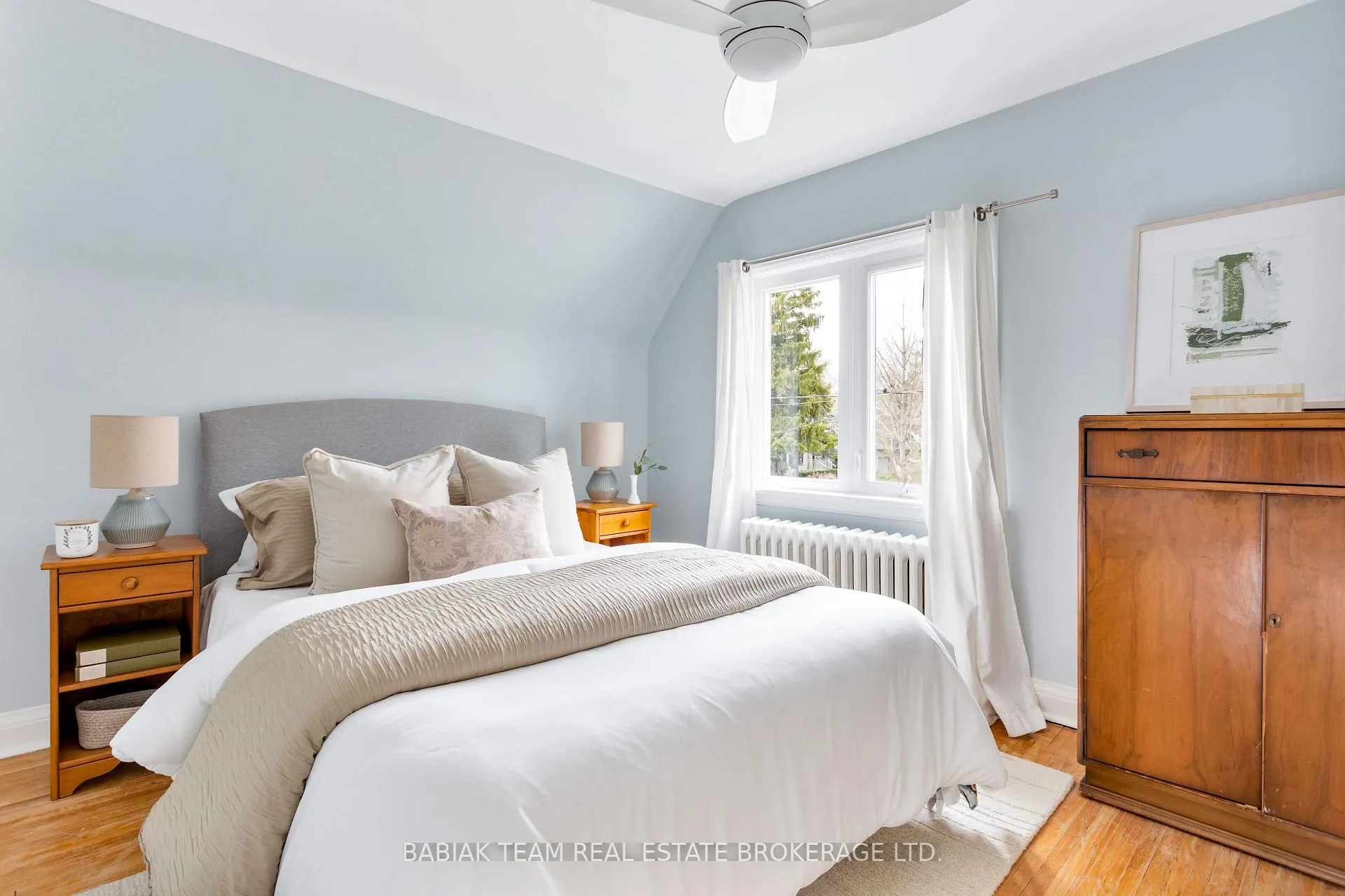 Photo 18 of 16 Coe Hill Drive, Toronto, High Park-Swansea — HOMEH