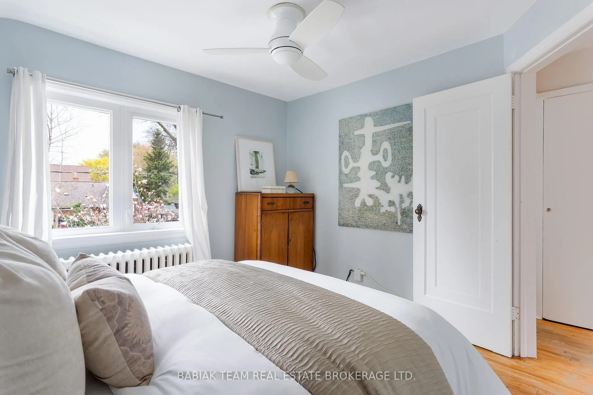 Photo 19 of 16 Coe Hill Drive, Toronto, High Park-Swansea — HOMEH