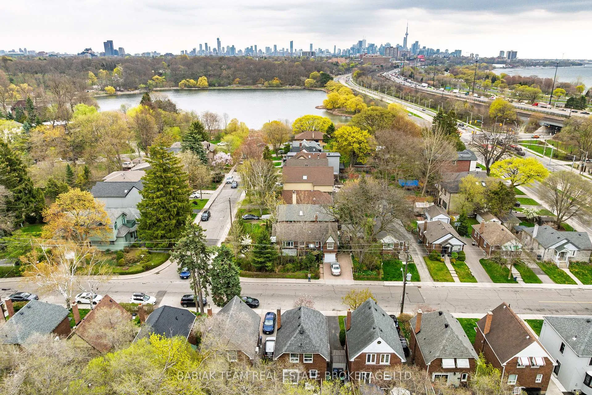 Photo 42 of 16 Coe Hill Drive, Toronto, High Park-Swansea — HOMEH