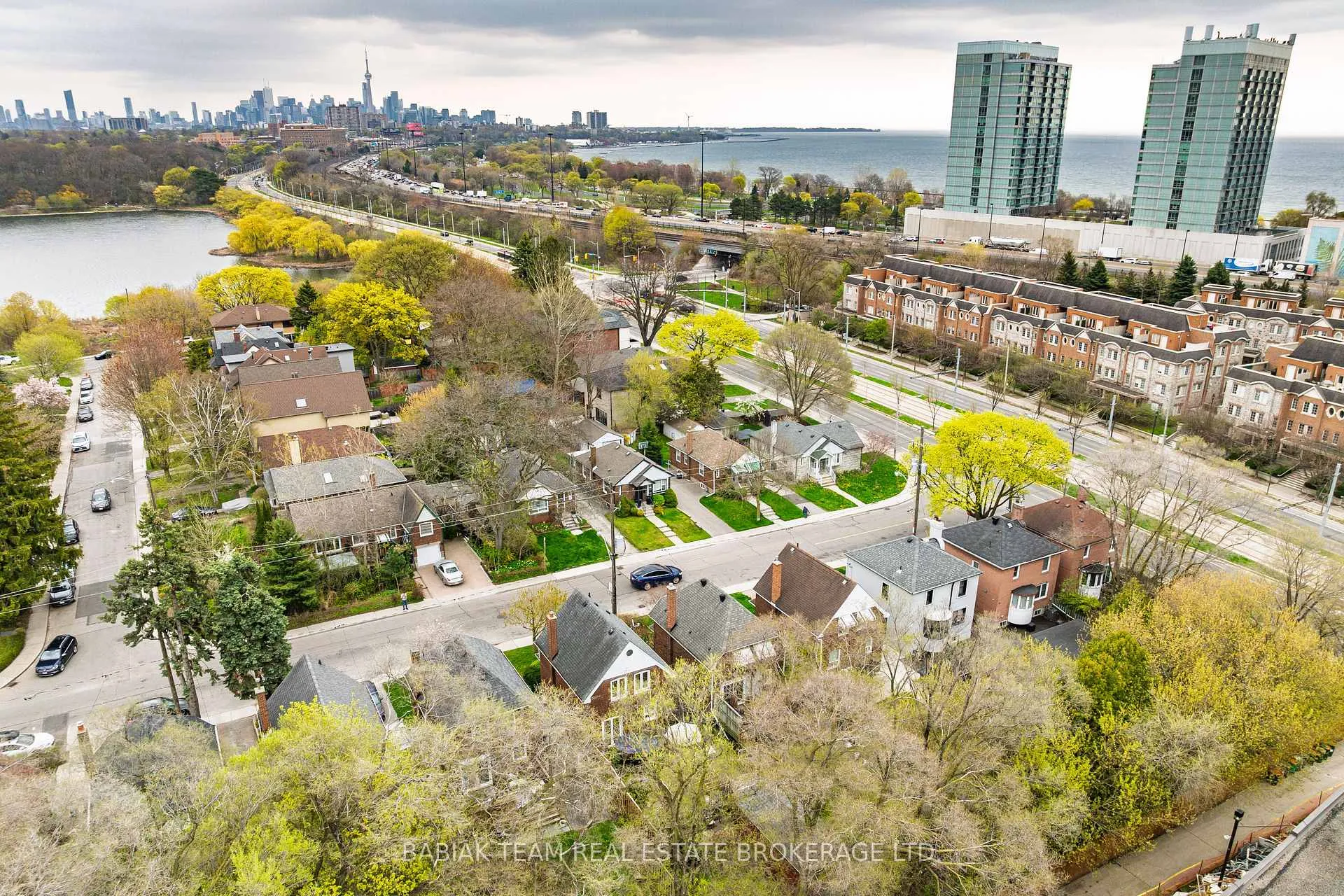 Photo 43 of 16 Coe Hill Drive, Toronto, High Park-Swansea — HOMEH
