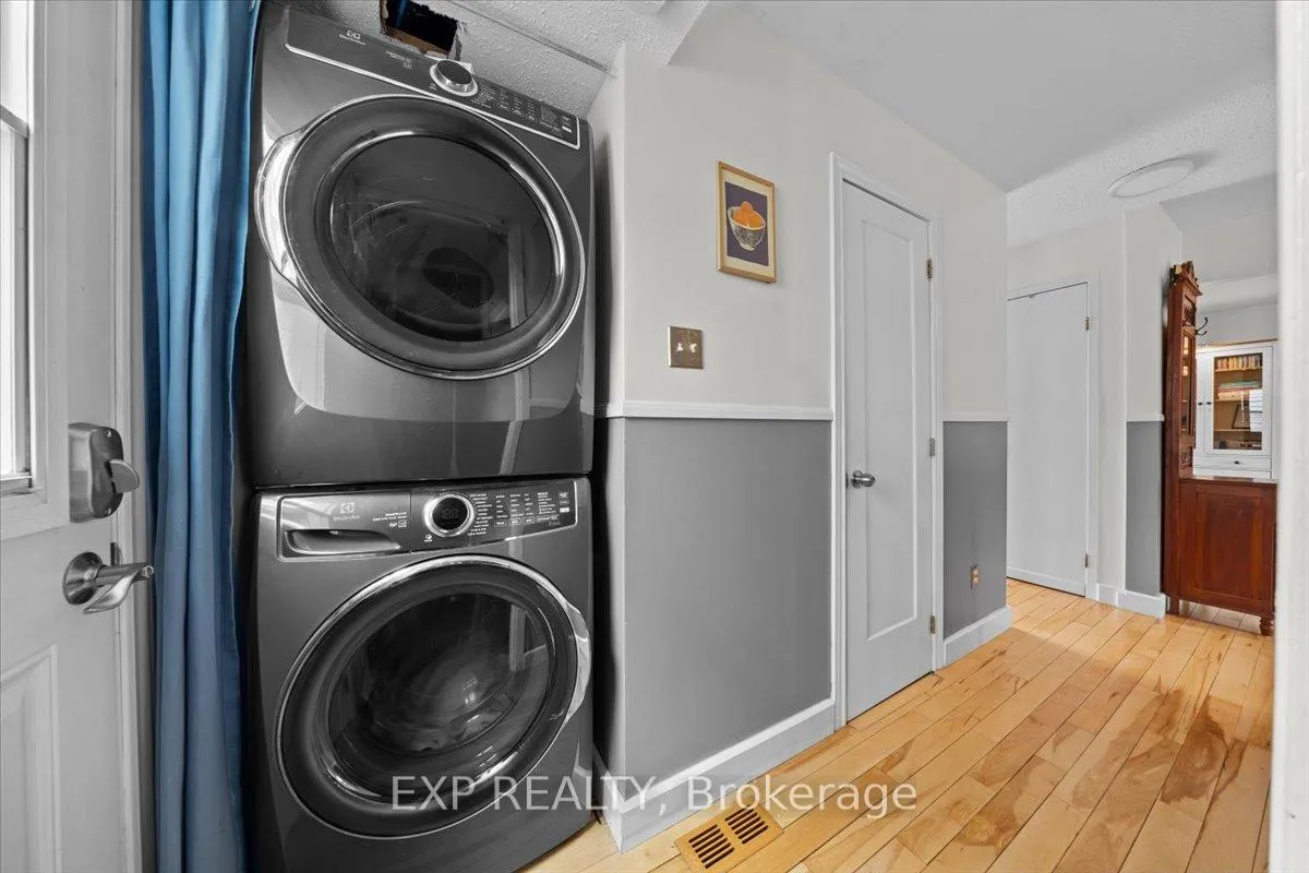 Photo 13 of 1073 St Germain Crescent, Ottawa, Convent Glen North — HOMEH