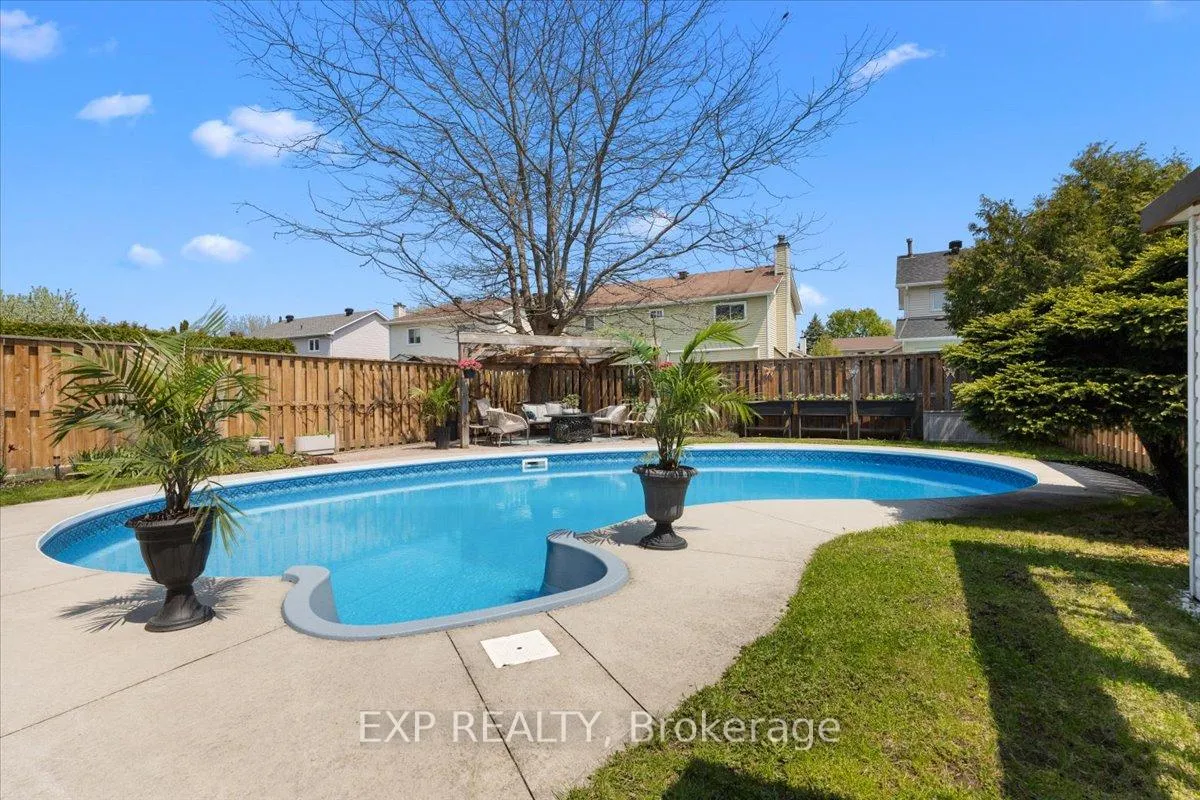 Photo 31 of 1073 St Germain Crescent, Ottawa, Convent Glen North — HOMEH