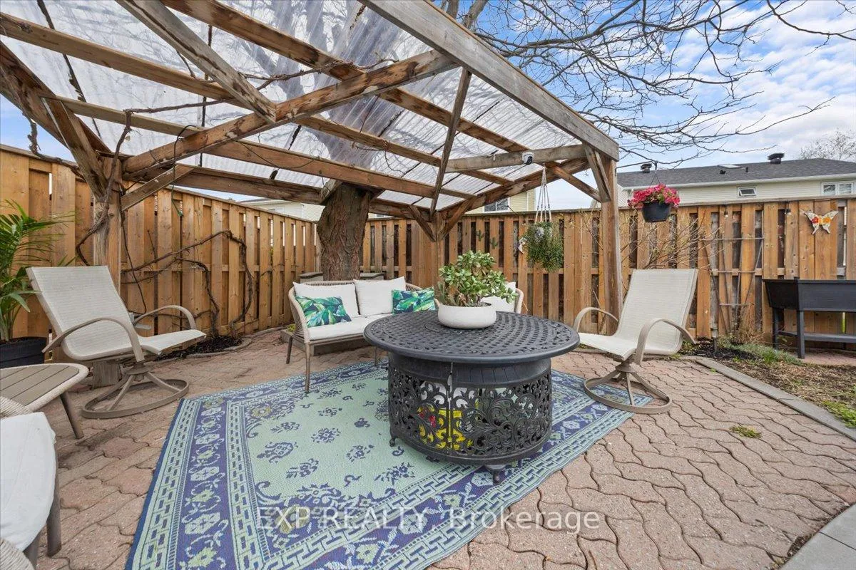 Photo 33 of 1073 St Germain Crescent, Ottawa, Convent Glen North — HOMEH
