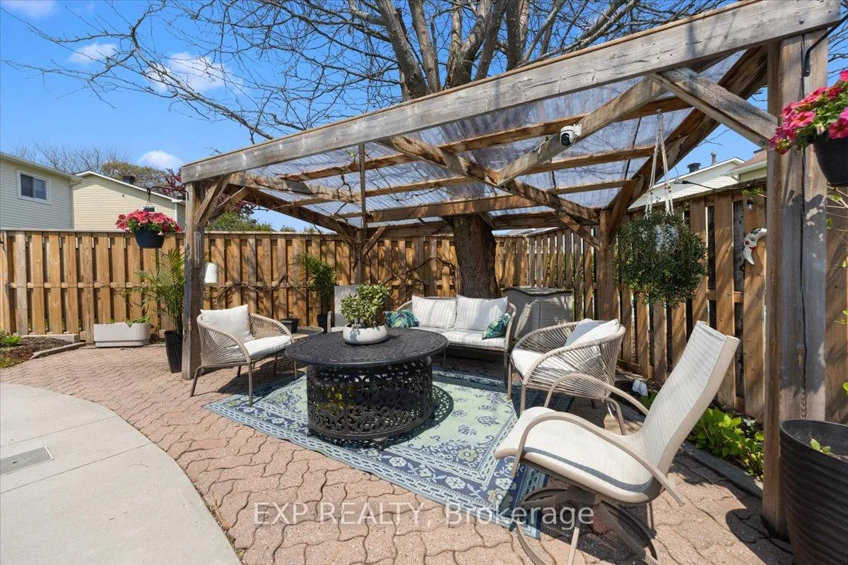 Photo 34 of 1073 St Germain Crescent, Ottawa, Convent Glen North — HOMEH