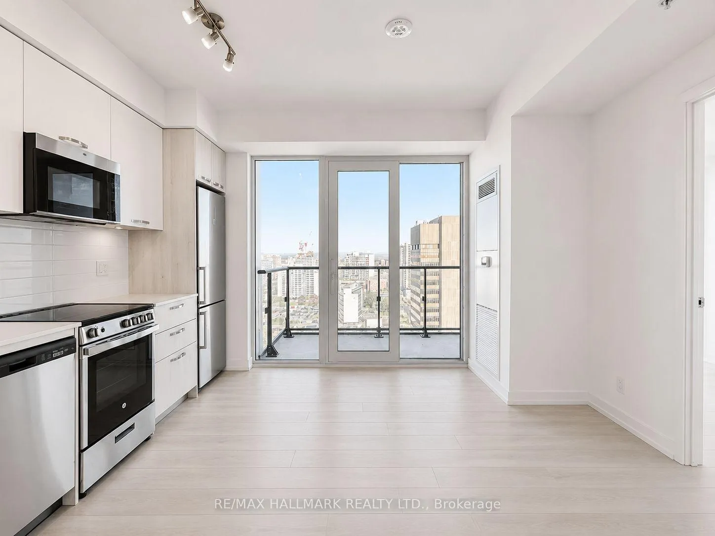 Photo 2 of Unit 2202, 75 James Street S, Hamilton, Corktown — HOMEH