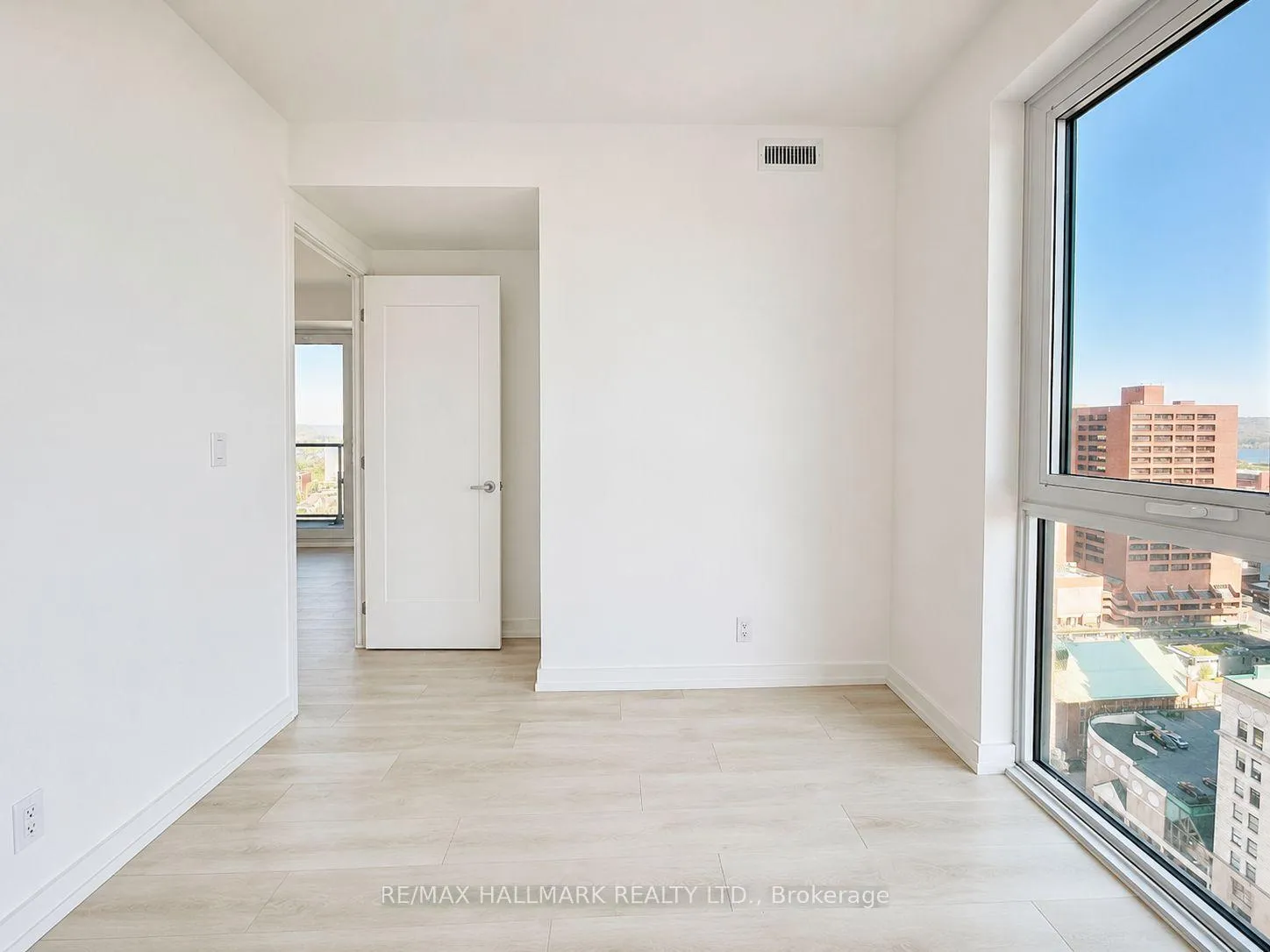 Photo 5 of Unit 2202, 75 James Street S, Hamilton, Corktown — HOMEH