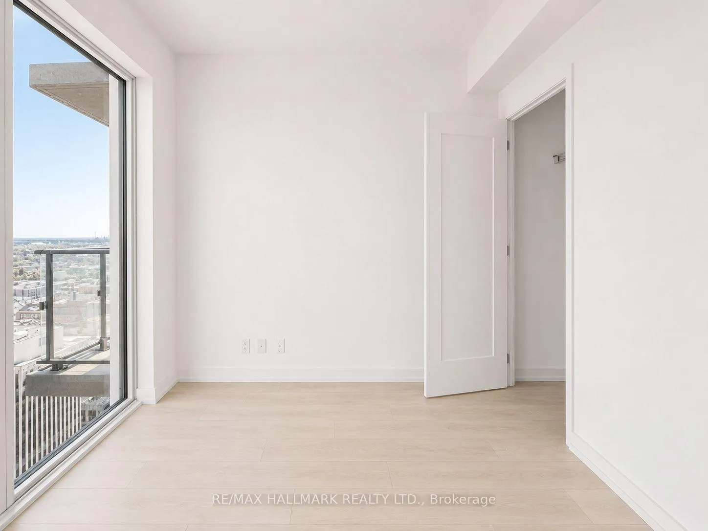 Photo 6 of Unit 2202, 75 James Street S, Hamilton, Corktown — HOMEH