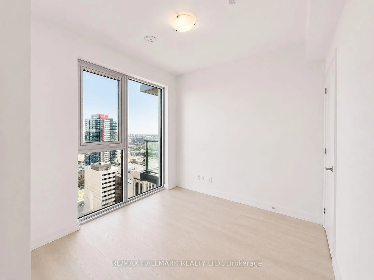 Photo 10 of Unit 2202, 75 James Street S, Hamilton, Corktown — HOMEH