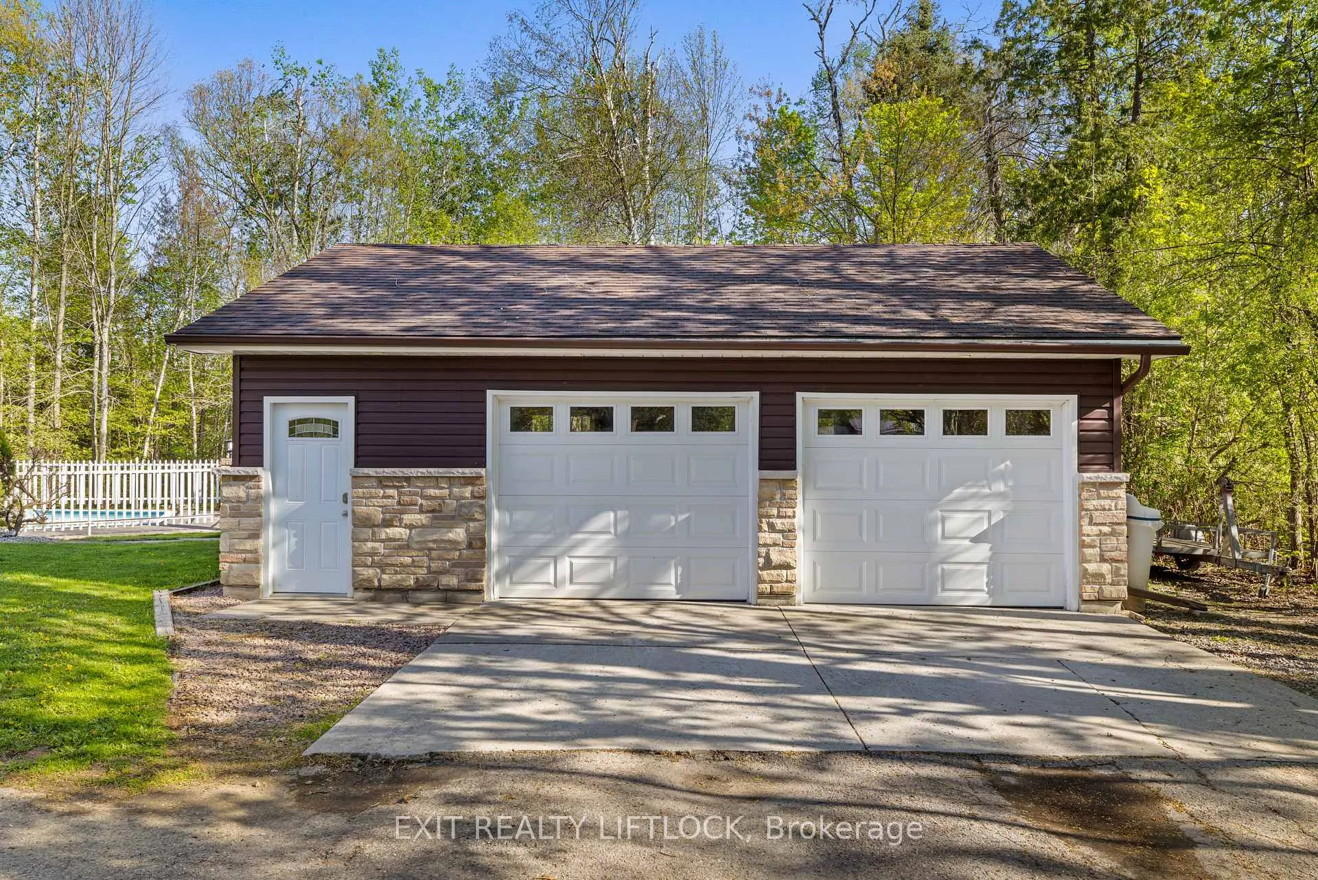 Photo 4 of 2225 Parkhill Road W, Cavan Monaghan, Cavan-Monaghan — HOMEH