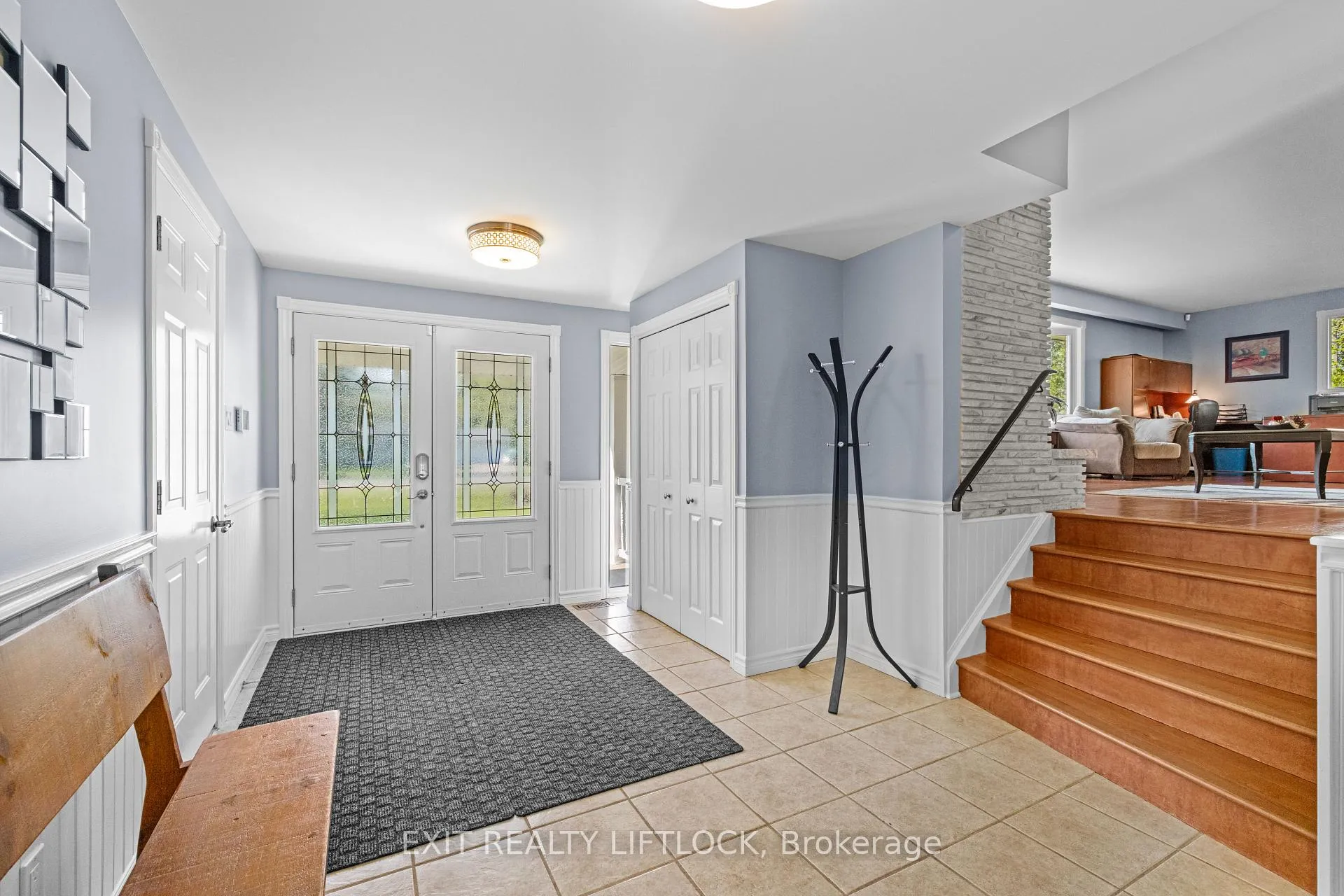 Photo 9 of 2225 Parkhill Road W, Cavan Monaghan, Cavan-Monaghan — HOMEH