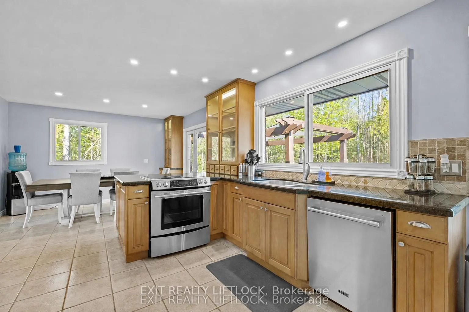 Photo 14 of 2225 Parkhill Road W, Cavan Monaghan, Cavan-Monaghan — HOMEH