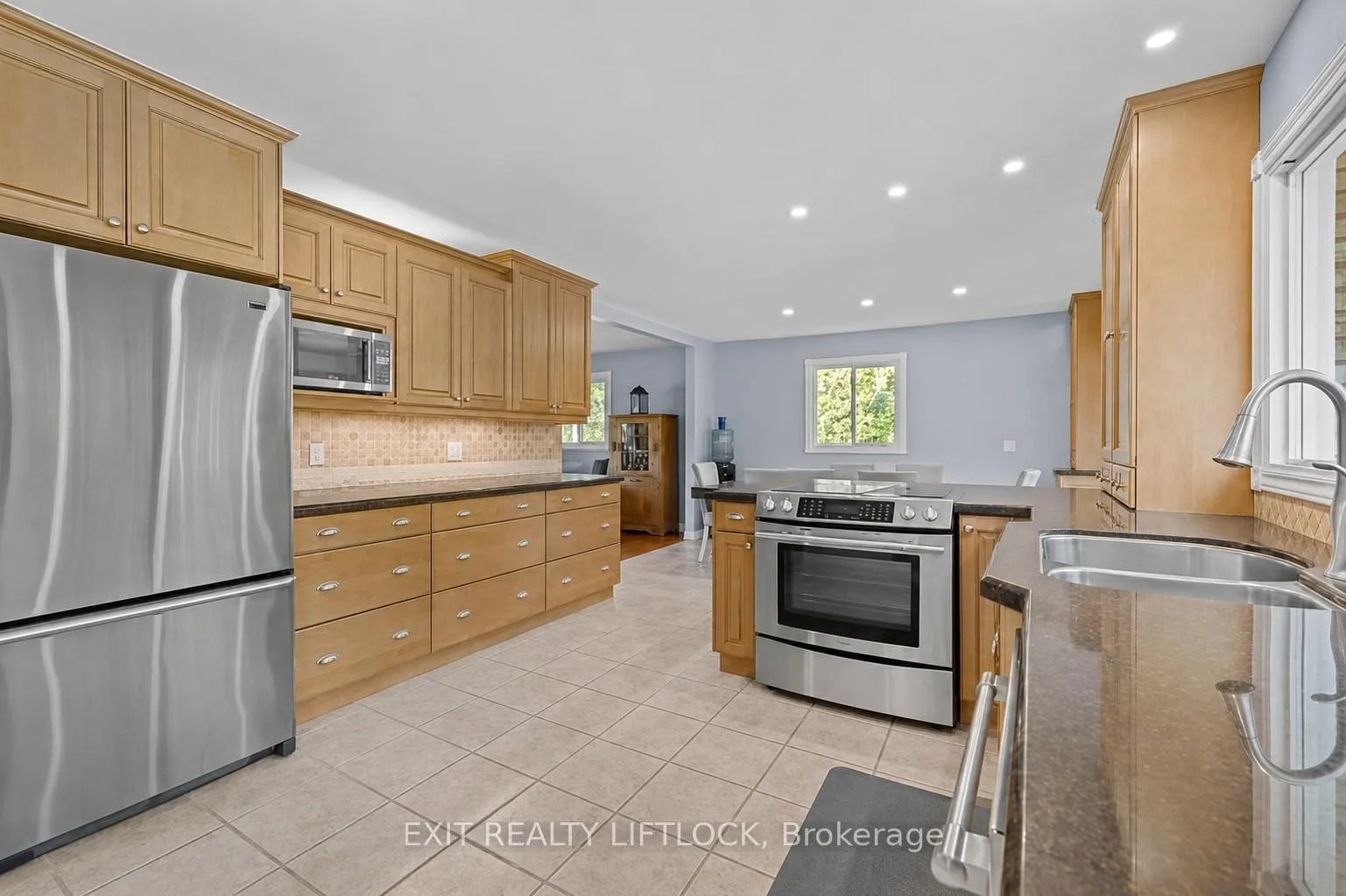 Photo 15 of 2225 Parkhill Road W, Cavan Monaghan, Cavan-Monaghan — HOMEH