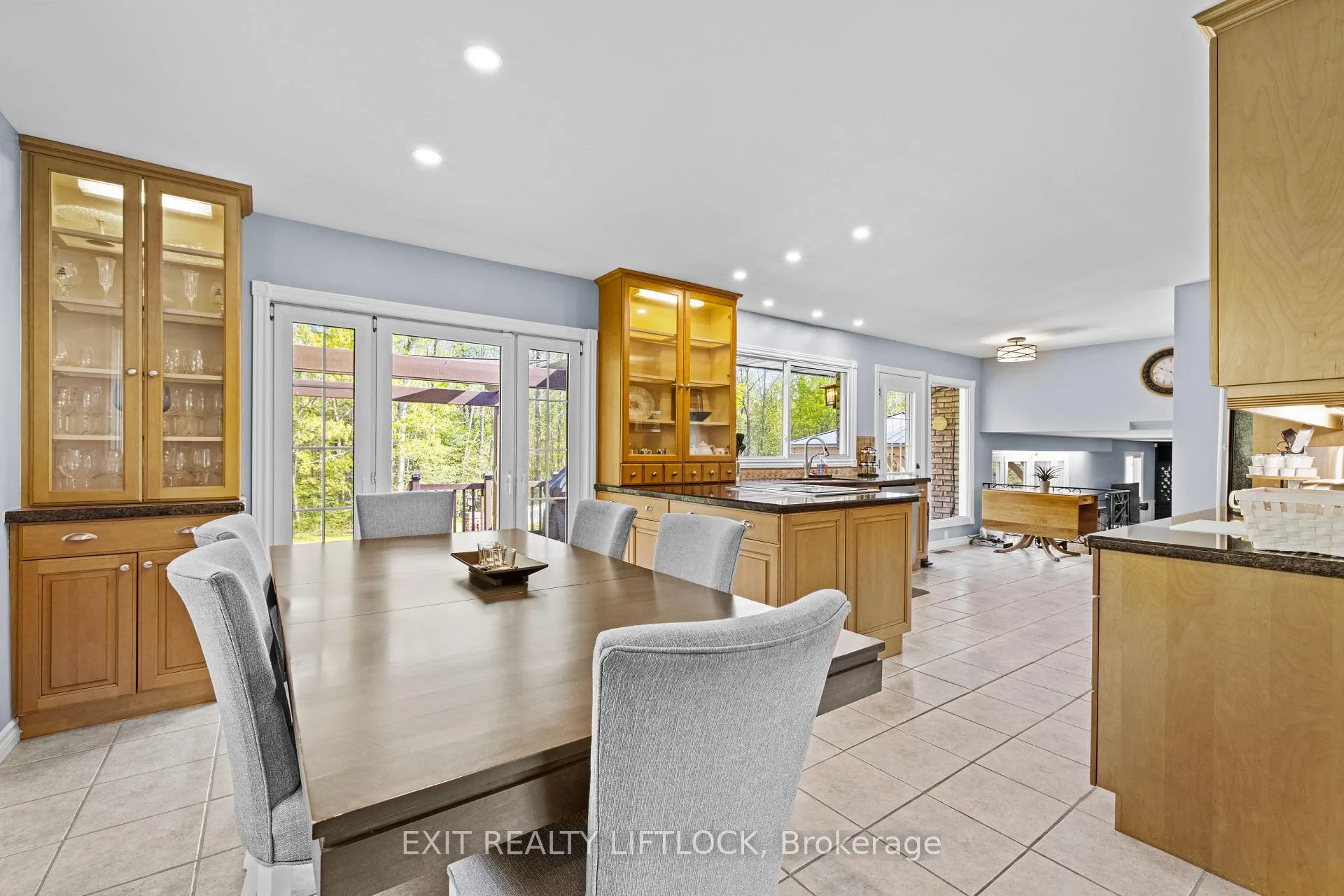 Photo 17 of 2225 Parkhill Road W, Cavan Monaghan, Cavan-Monaghan — HOMEH