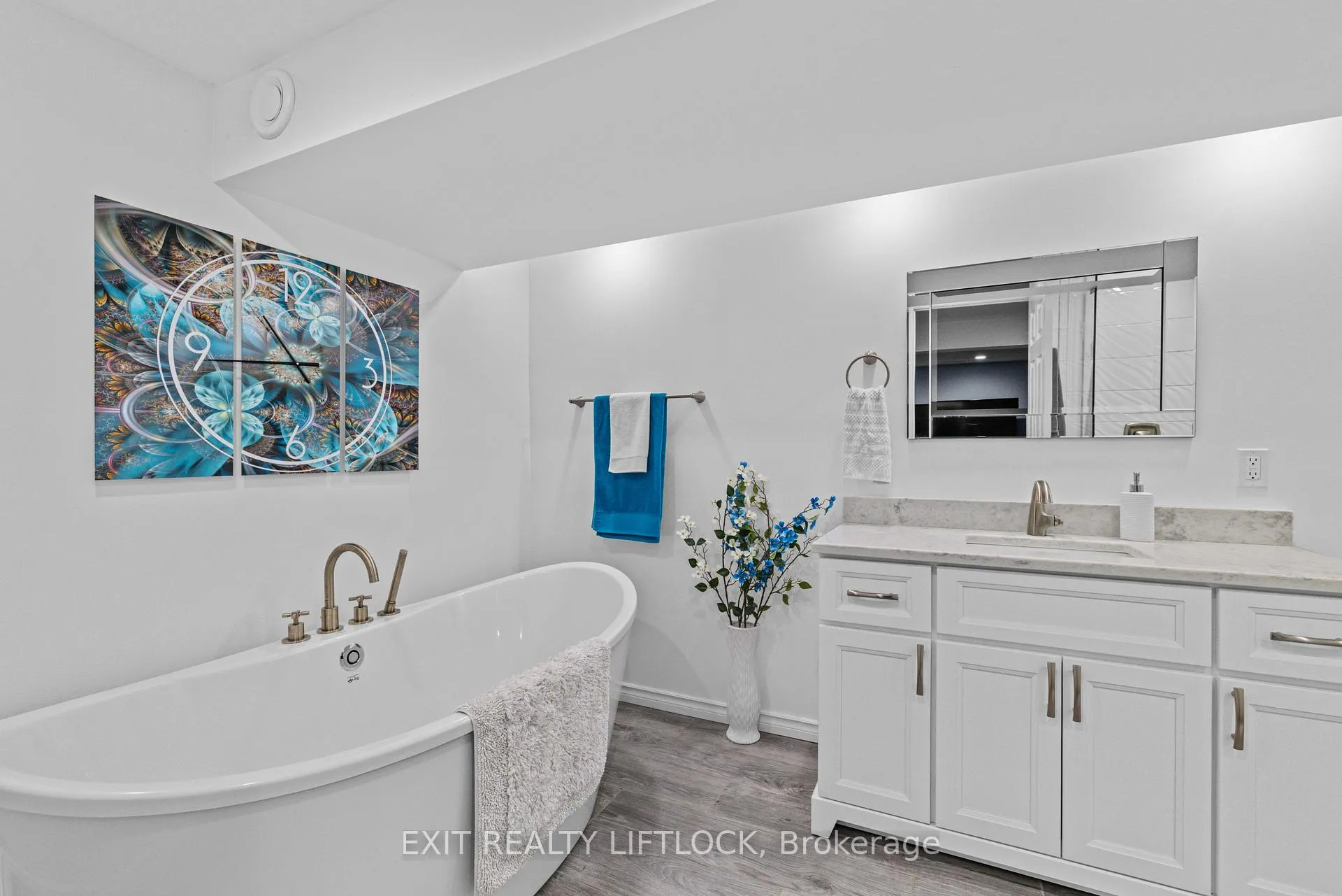 Photo 34 of 2225 Parkhill Road W, Cavan Monaghan, Cavan-Monaghan — HOMEH