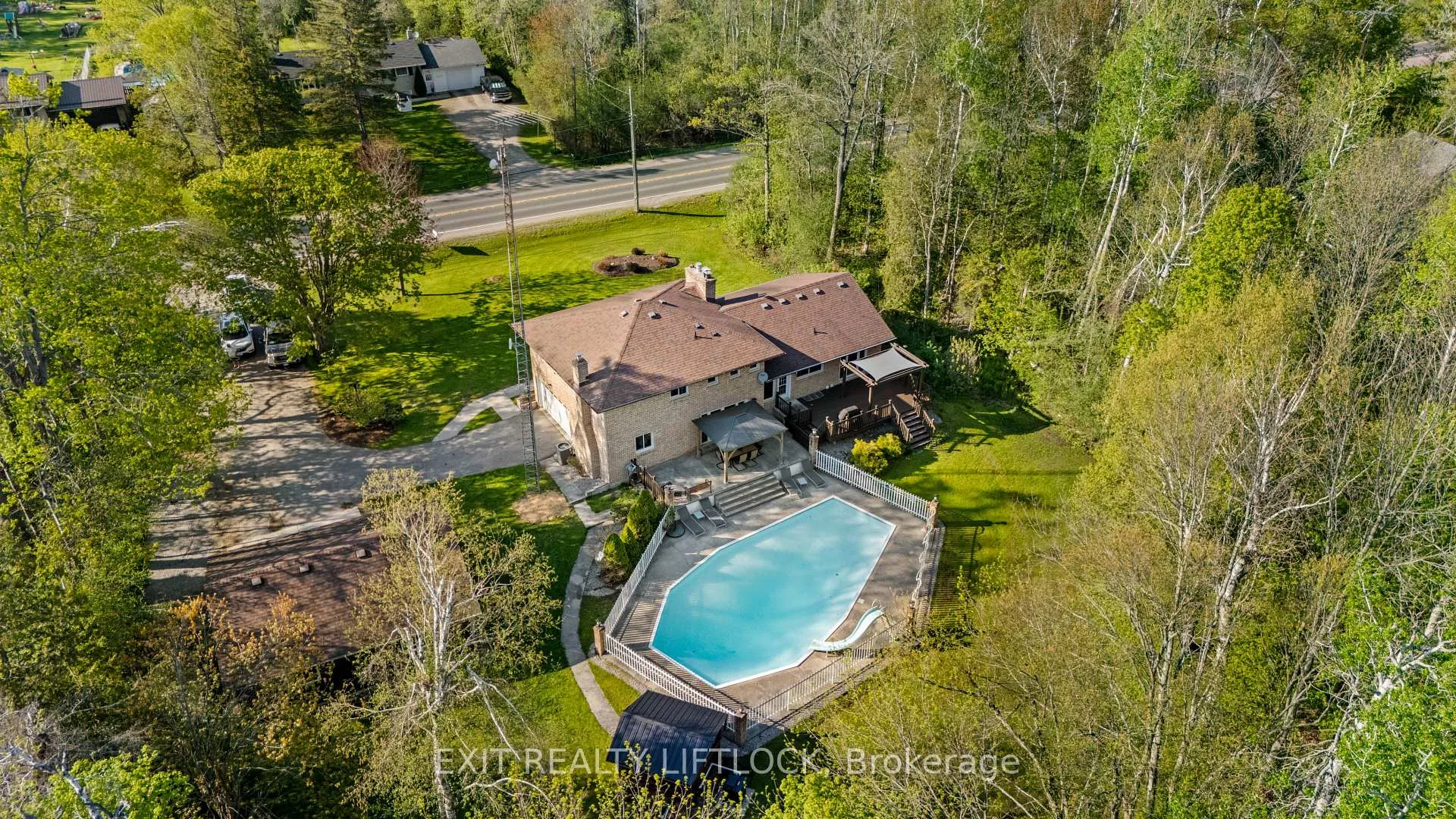 Photo 35 of 2225 Parkhill Road W, Cavan Monaghan, Cavan-Monaghan — HOMEH