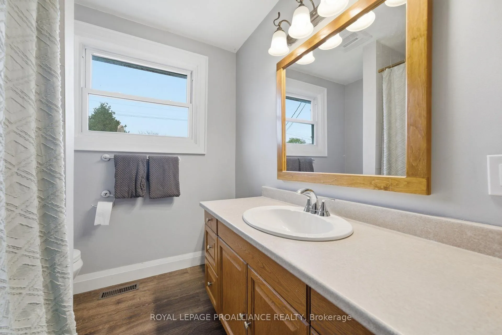Photo 21 of 584 Whites Road, Quinte West, Sidney Ward — HOMEH