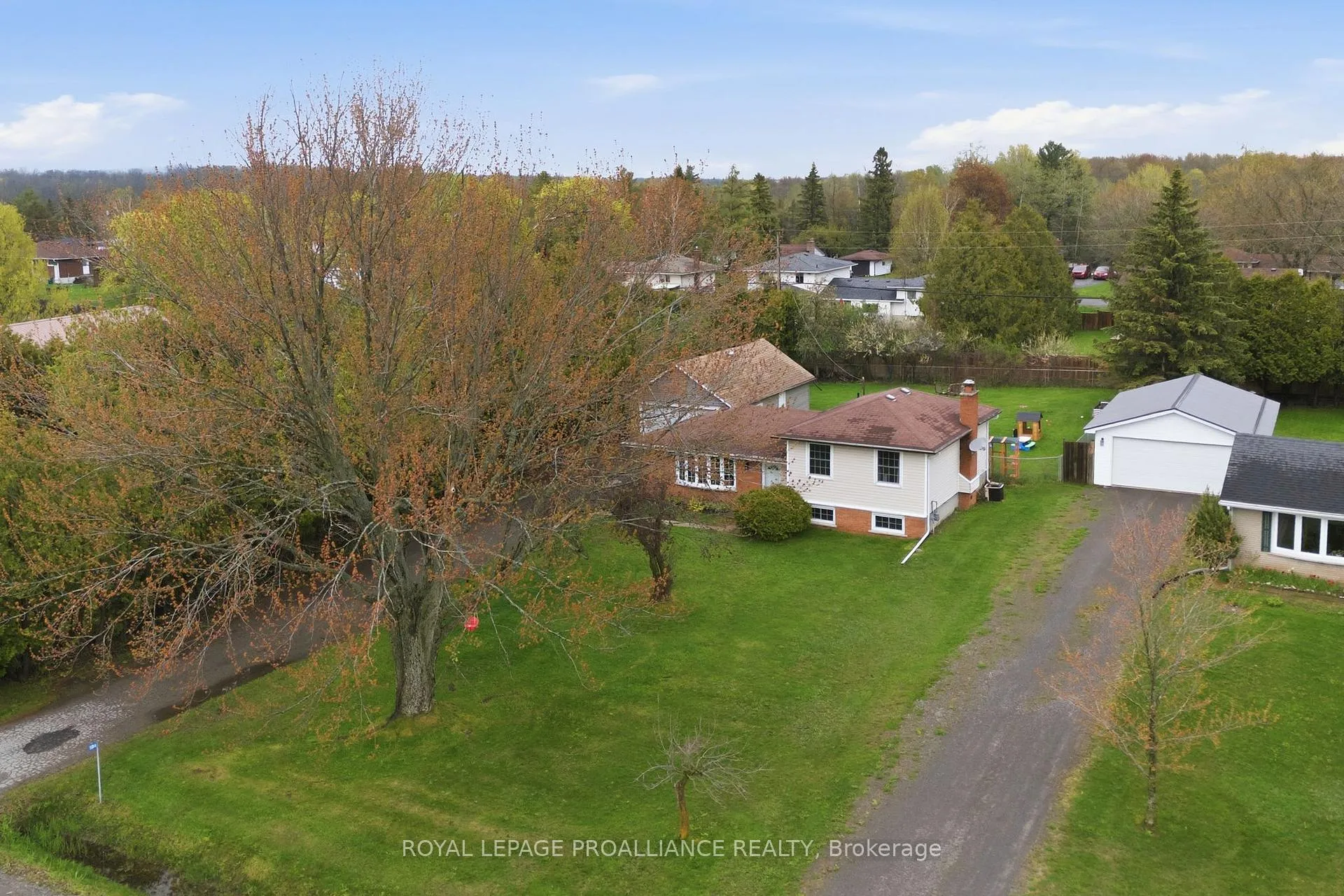 Photo 44 of 584 Whites Road, Quinte West, Sidney Ward — HOMEH