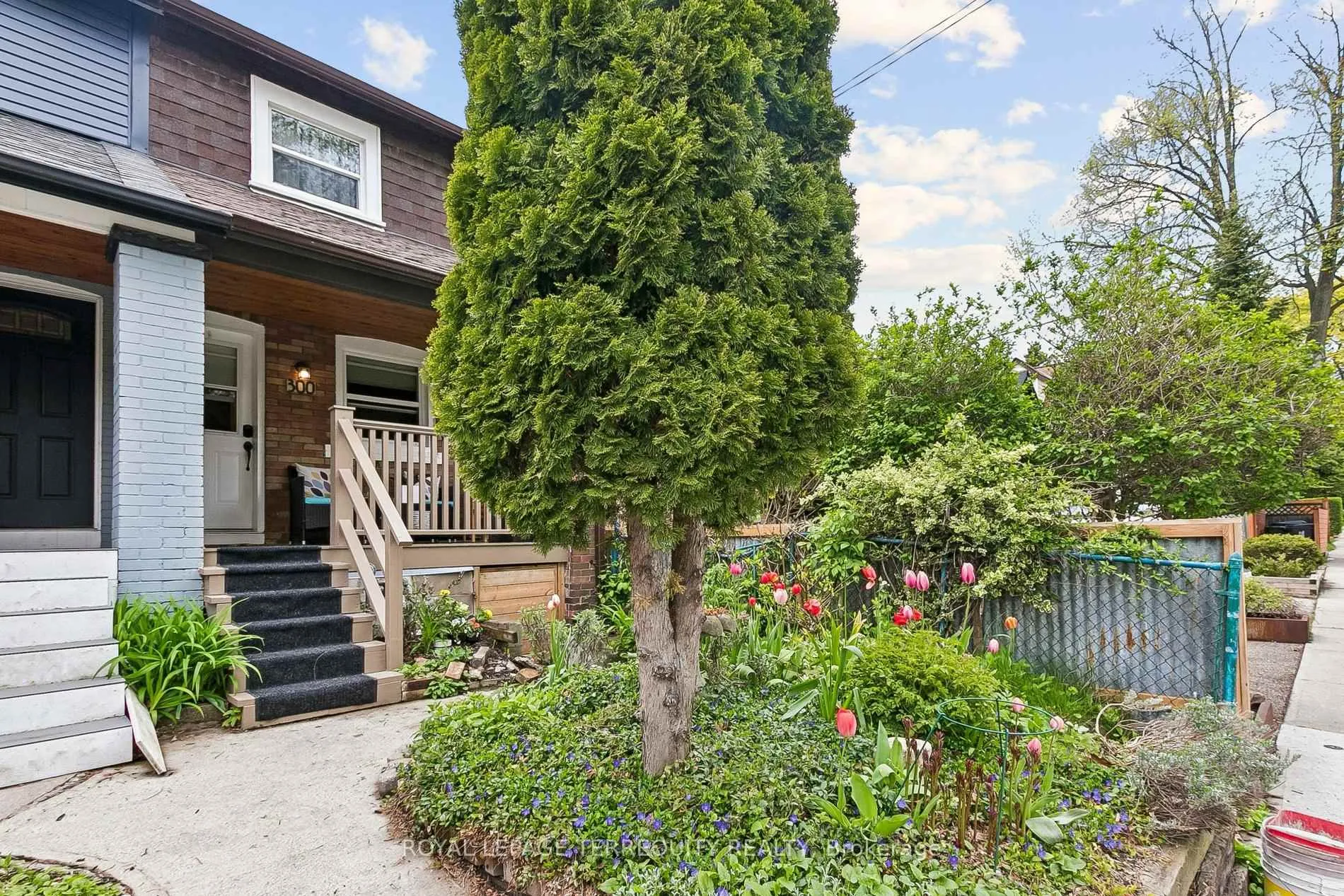 Photo 4 of 300 Rhodes Avenue, Toronto, Greenwood-Coxwell — HOMEH