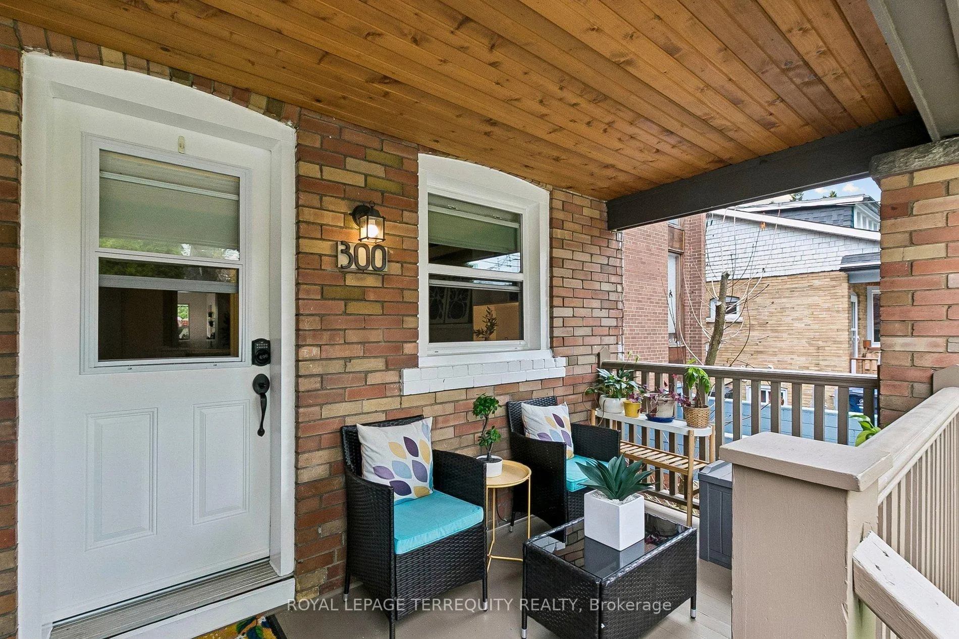 Photo 5 of 300 Rhodes Avenue, Toronto, Greenwood-Coxwell — HOMEH
