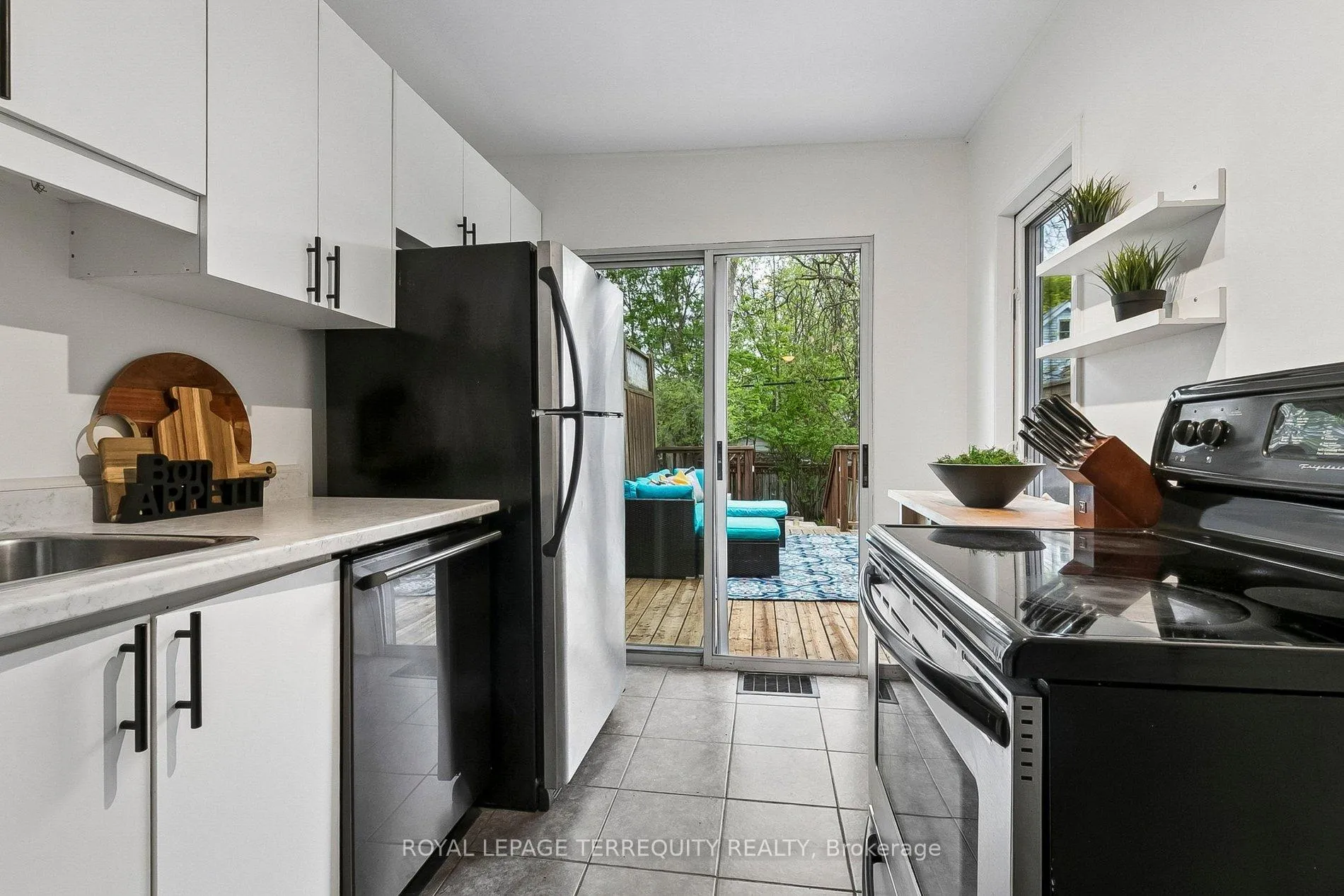 Photo 20 of 300 Rhodes Avenue, Toronto, Greenwood-Coxwell — HOMEH