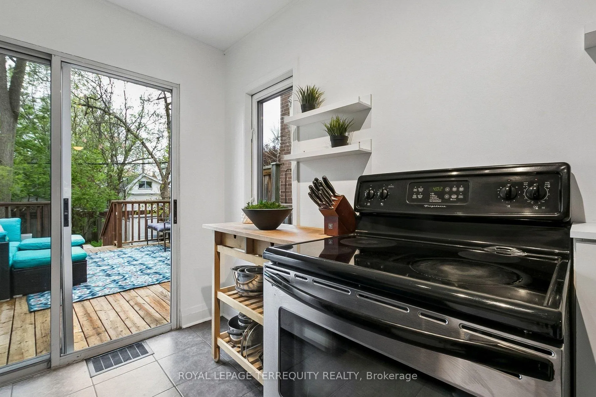 Photo 24 of 300 Rhodes Avenue, Toronto, Greenwood-Coxwell — HOMEH