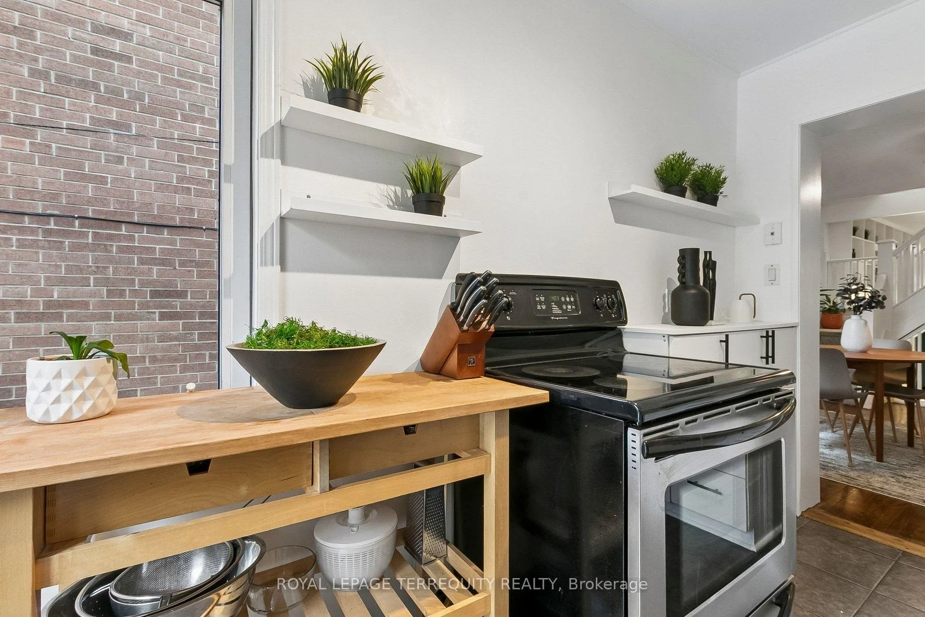 Photo 26 of 300 Rhodes Avenue, Toronto, Greenwood-Coxwell — HOMEH