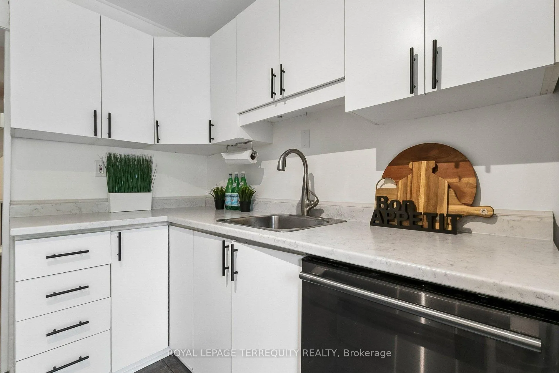 Photo 28 of 300 Rhodes Avenue, Toronto, Greenwood-Coxwell — HOMEH