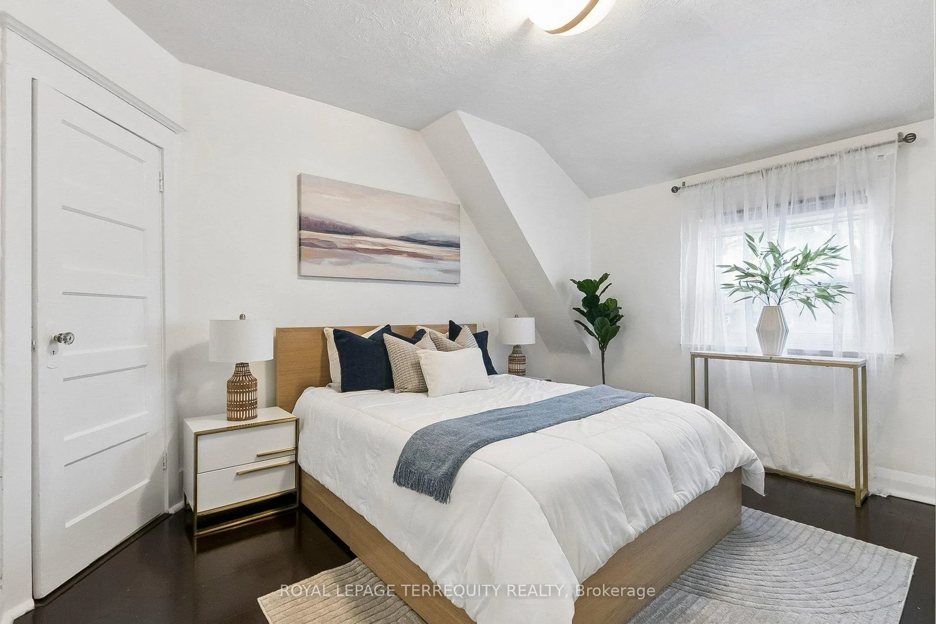 Photo 33 of 300 Rhodes Avenue, Toronto, Greenwood-Coxwell — HOMEH