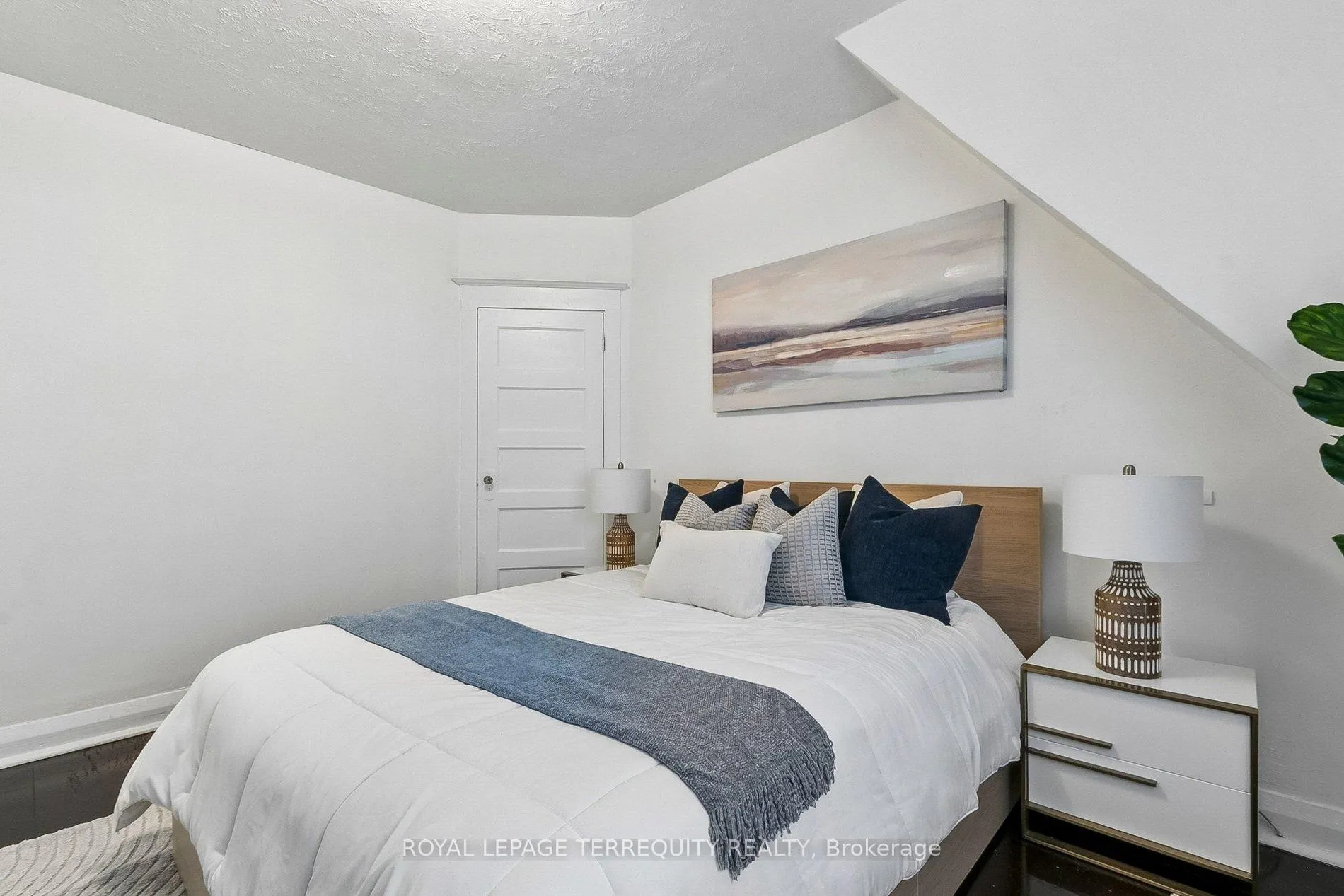 Photo 34 of 300 Rhodes Avenue, Toronto, Greenwood-Coxwell — HOMEH