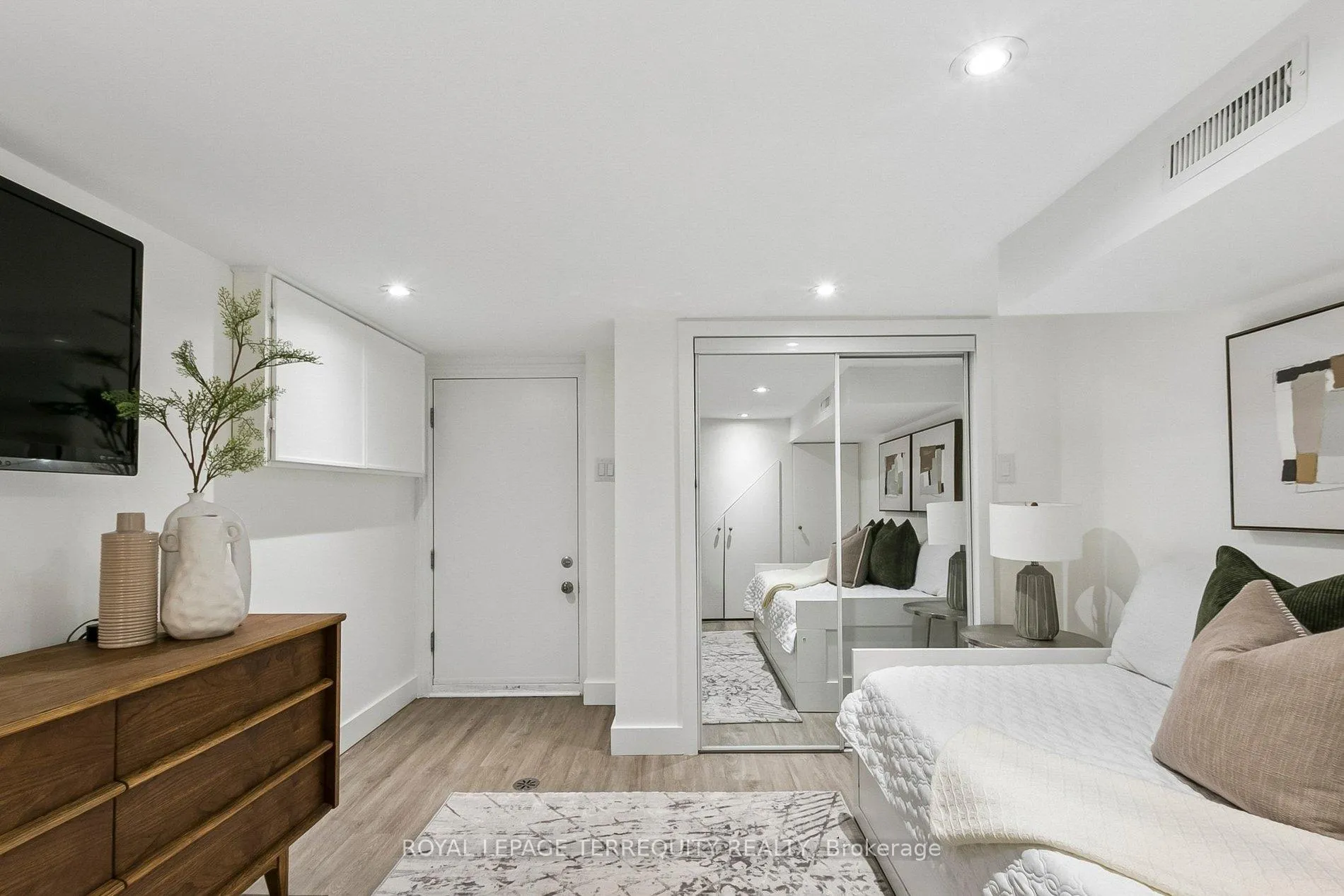 Photo 40 of 300 Rhodes Avenue, Toronto, Greenwood-Coxwell — HOMEH