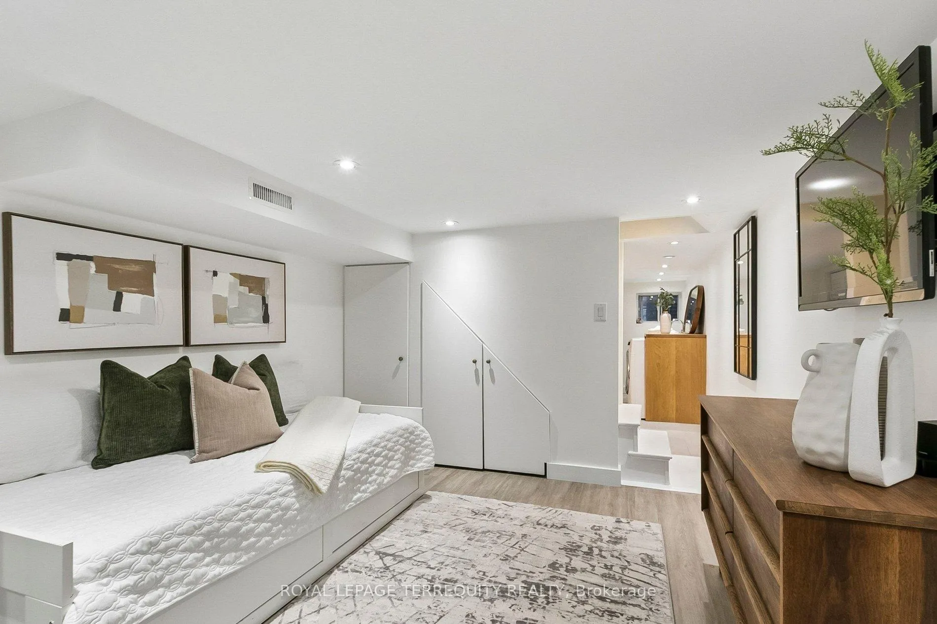 Photo 41 of 300 Rhodes Avenue, Toronto, Greenwood-Coxwell — HOMEH