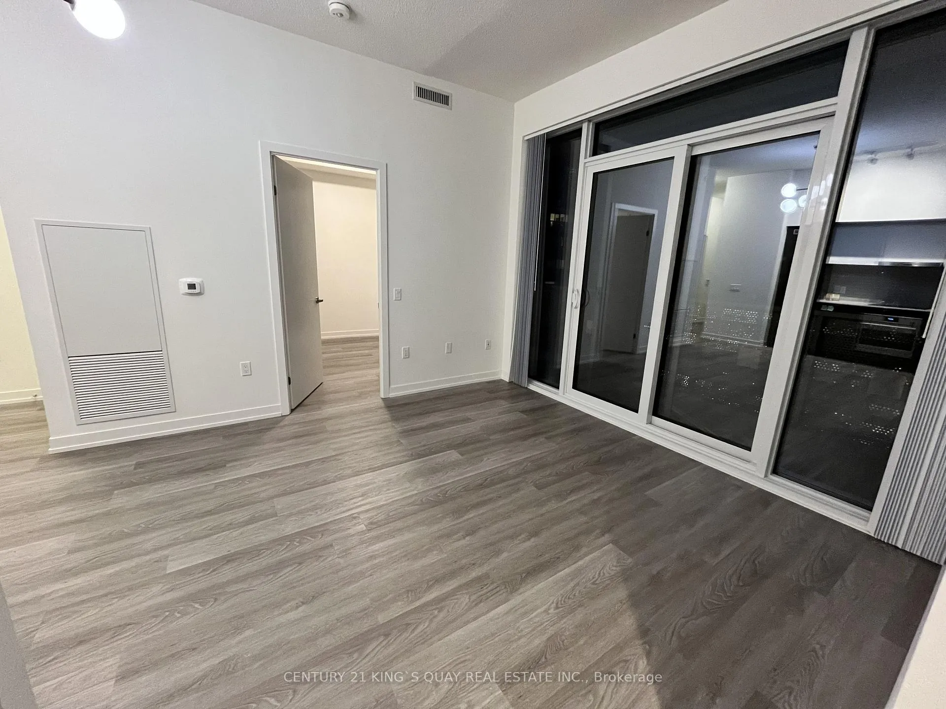 Photo 8 of Unit 4111, 55 Cooper Street, Toronto, Waterfront Communities — HOMEH