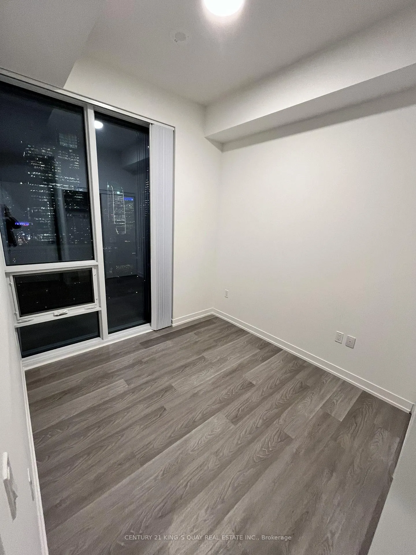 Photo 11 of Unit 4111, 55 Cooper Street, Toronto, Waterfront Communities — HOMEH