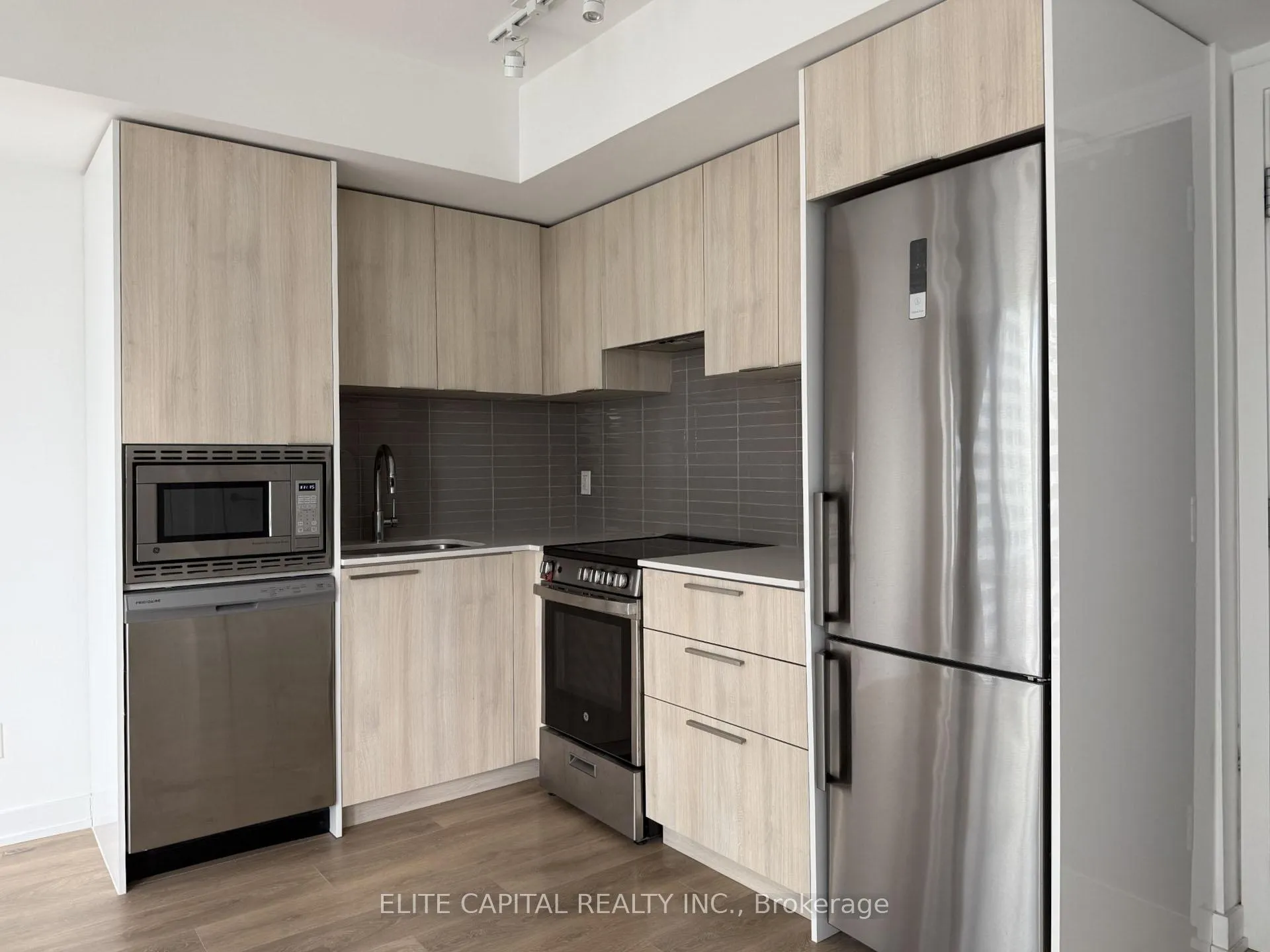 Photo 4 of Unit 1304, 18 Maitland Terrace, Toronto, Church-Yonge Corridor — HOMEH