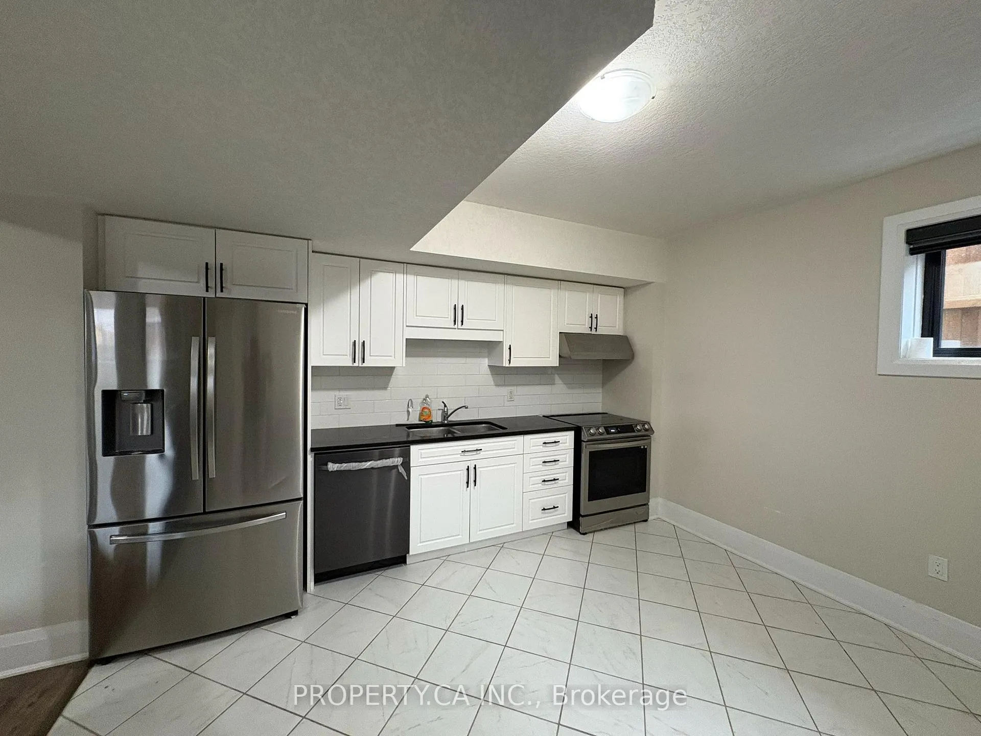Photo 3 of Unit Lower, 38 Falconridge Drive, Waterloo, Bridgeport — HOMEH