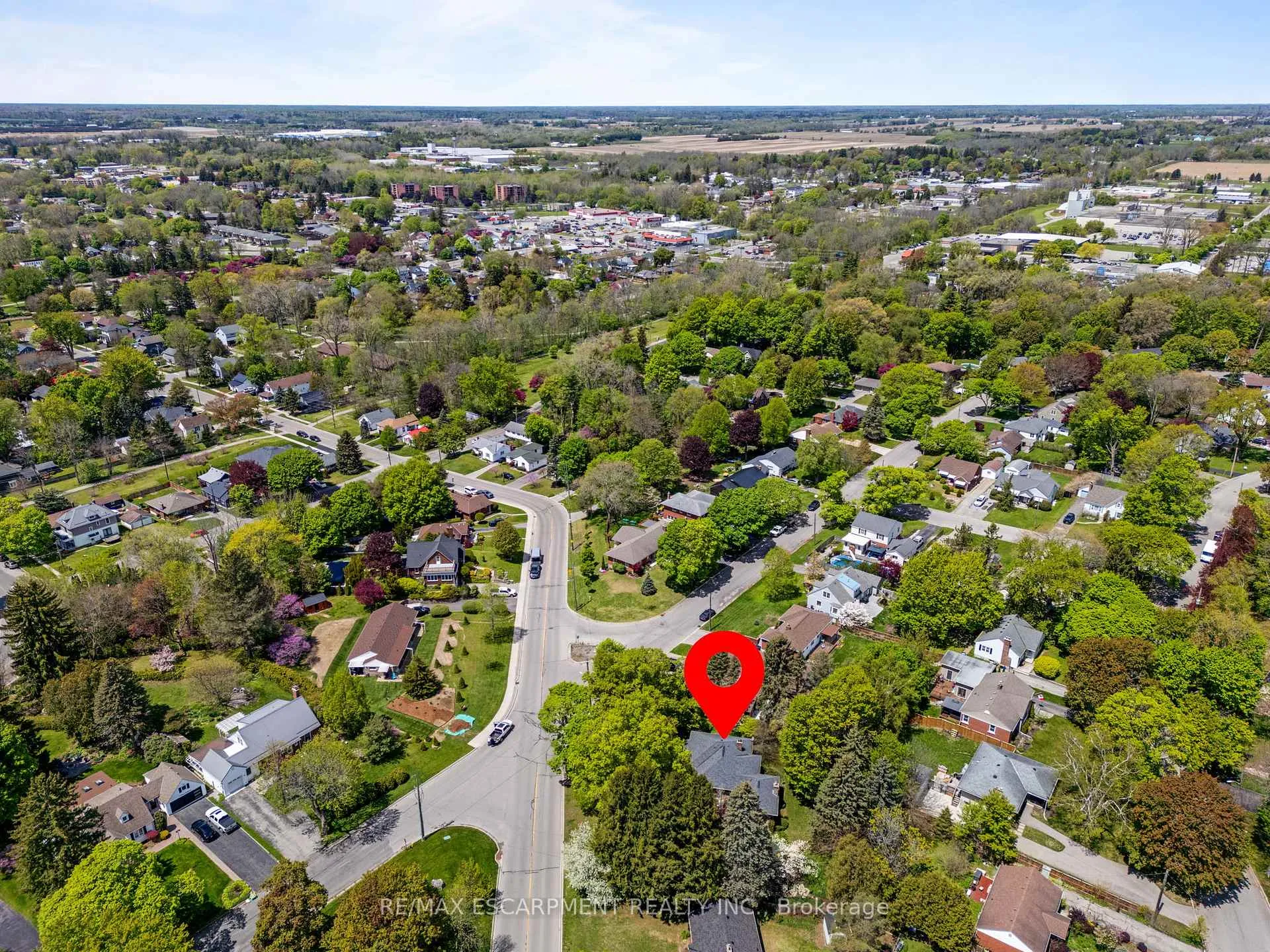Photo 4 of 133 McCall Crescent, Norfolk, Simcoe — HOMEH