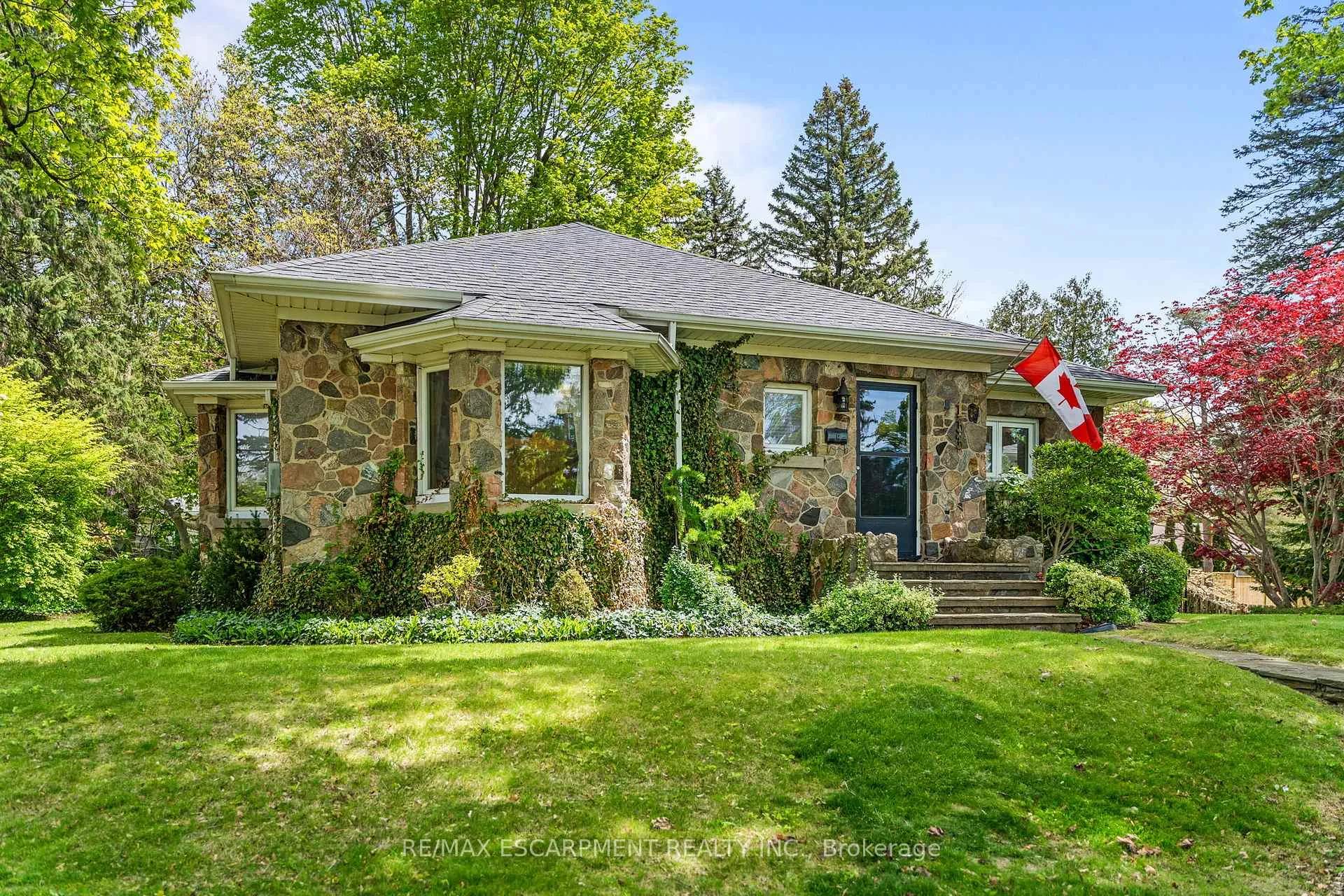 Photo 6 of 133 McCall Crescent, Norfolk, Simcoe — HOMEH